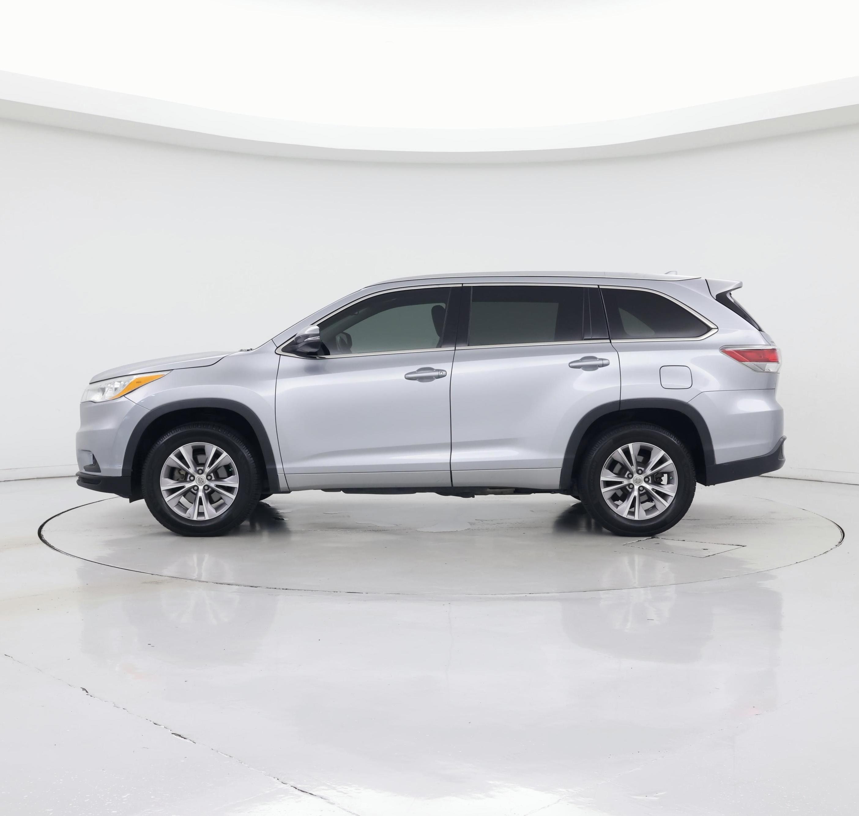 Thumbnail: 2014 Toyota Highlander - 3