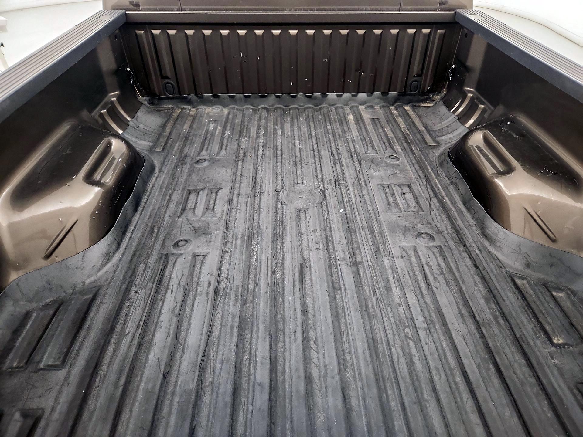 Thumbnail: 2015 Ford F-250 - 19