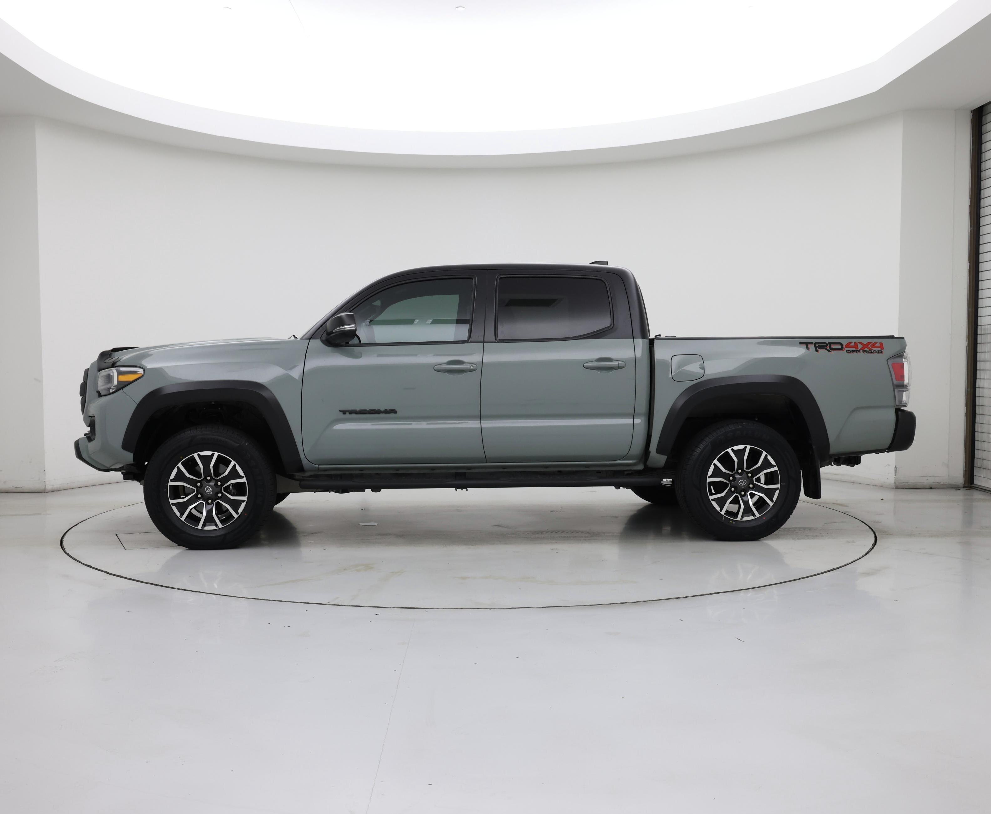 Thumbnail: 2022 Toyota Tacoma - 3
