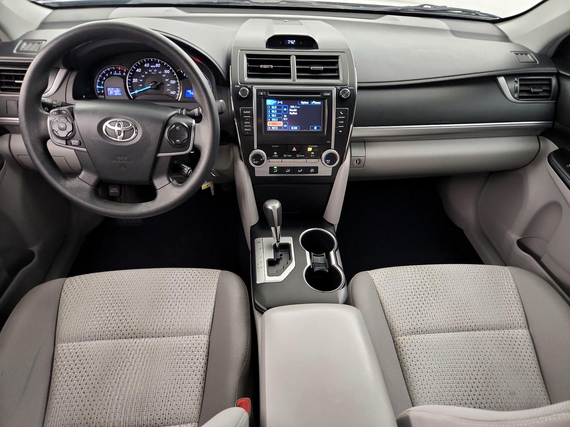 Thumbnail: 2014 Toyota Camry - 9