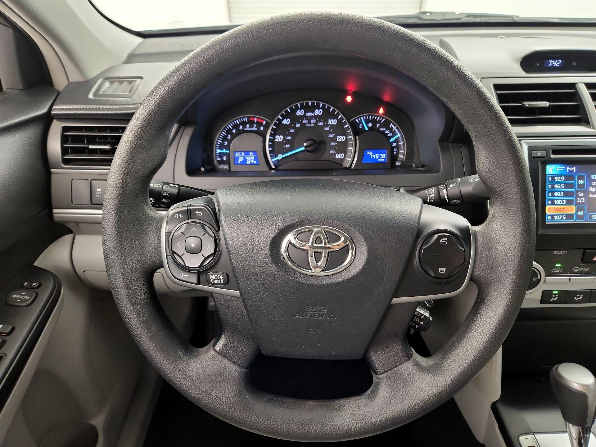 Thumbnail: 2014 Toyota Camry - 10