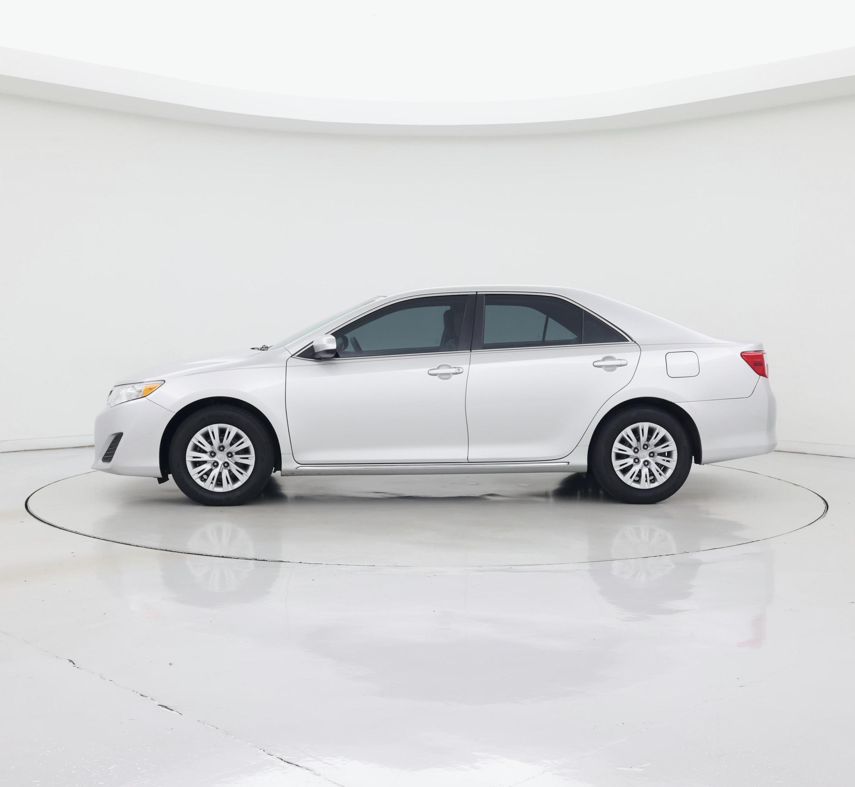 Thumbnail: 2014 Toyota Camry - 3