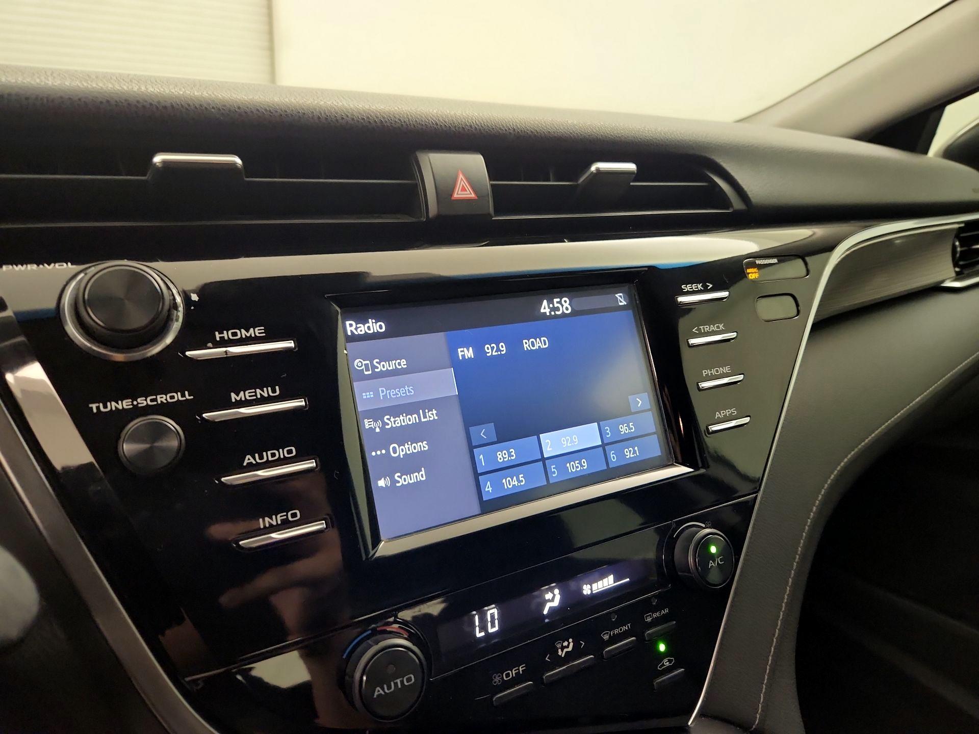 Thumbnail: 2018 Toyota Camry - 15