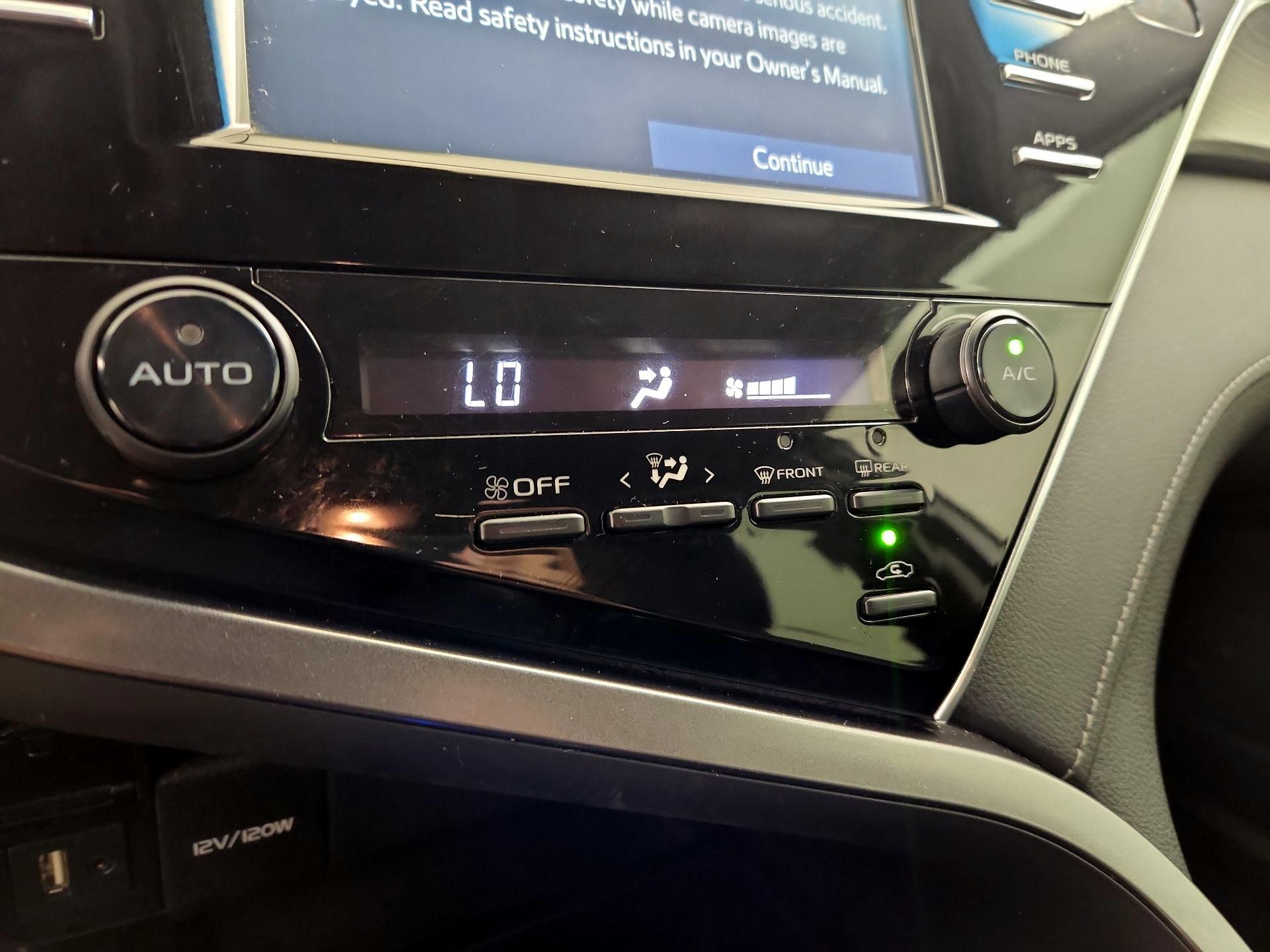 Thumbnail: 2018 Toyota Camry - 16