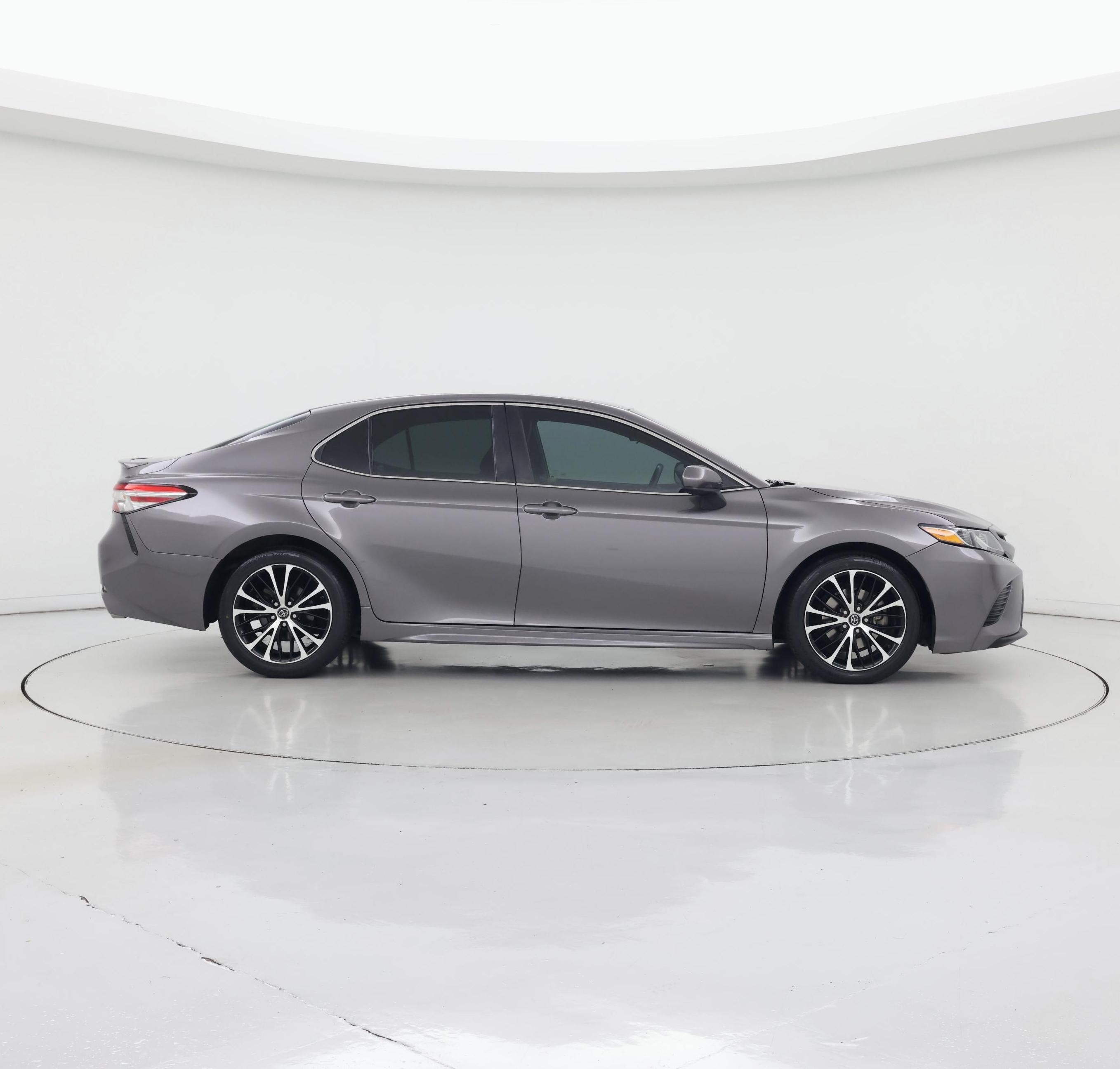 Thumbnail: 2018 Toyota Camry - 7