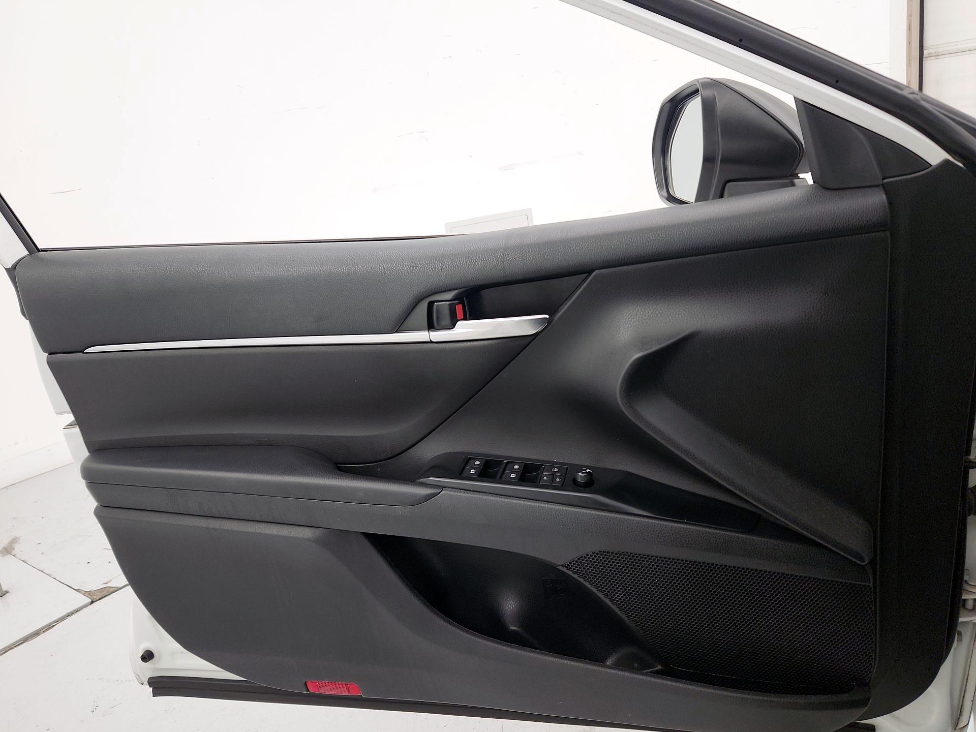 Thumbnail: 2020 Toyota Camry - 12