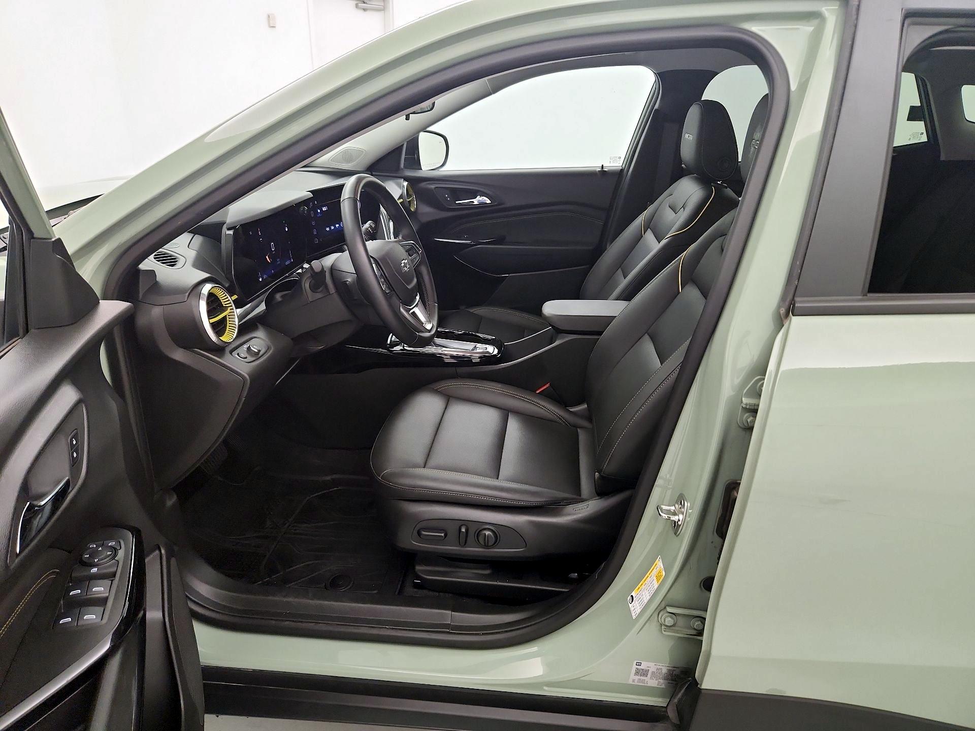 Thumbnail: 2024 Chevrolet Trax - 11