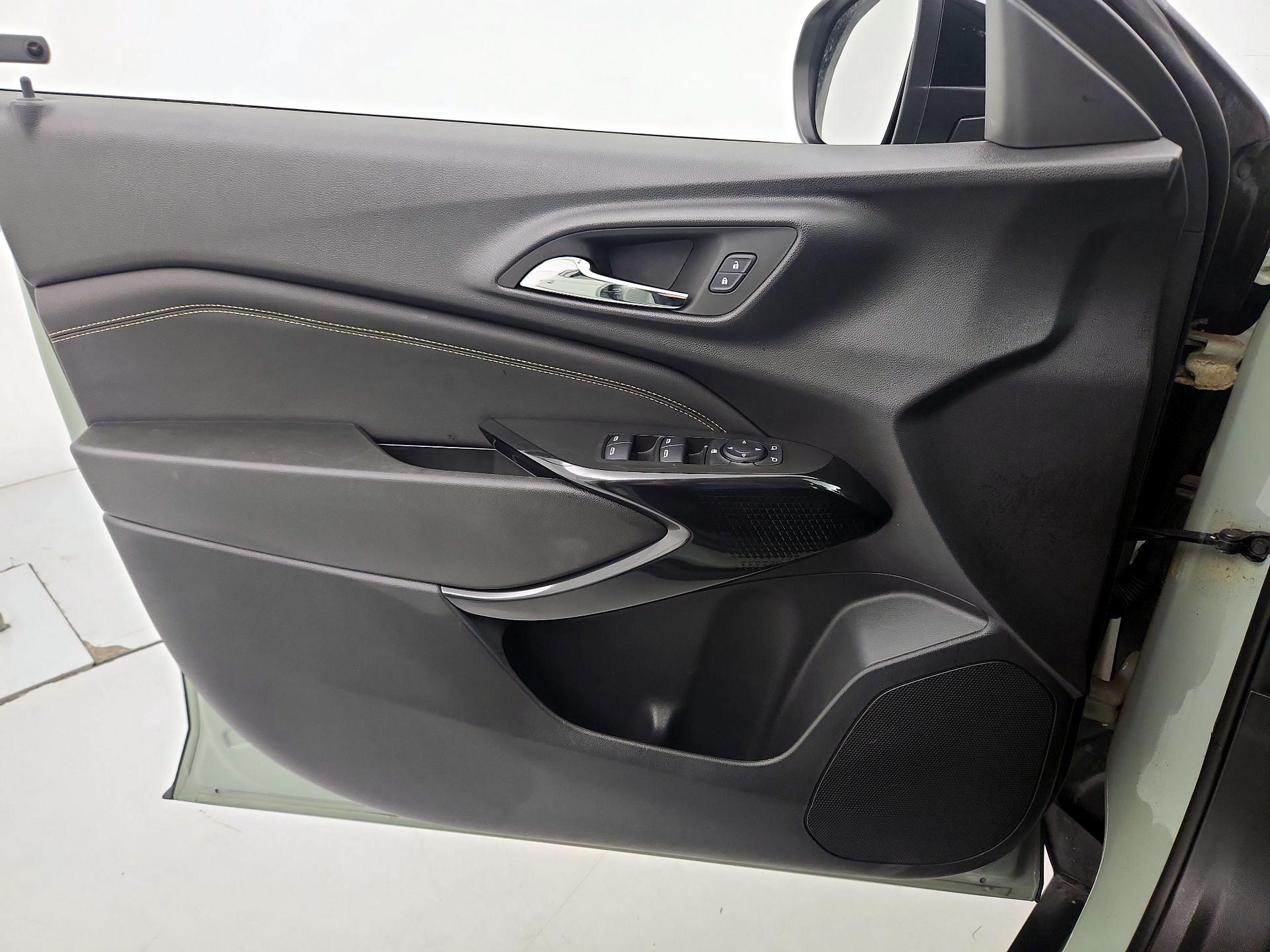 Thumbnail: 2024 Chevrolet Trax - 12