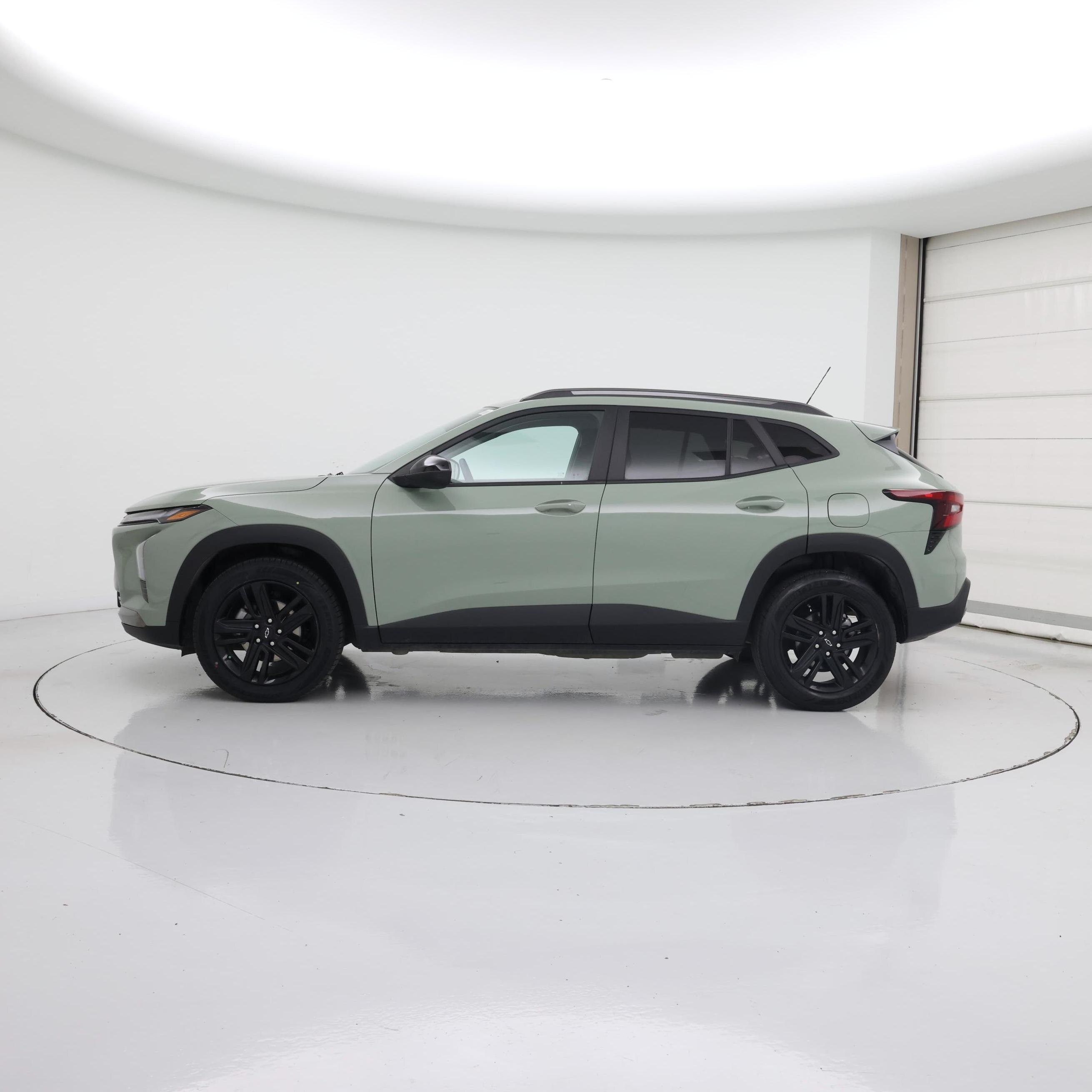 Thumbnail: 2024 Chevrolet Trax - 3