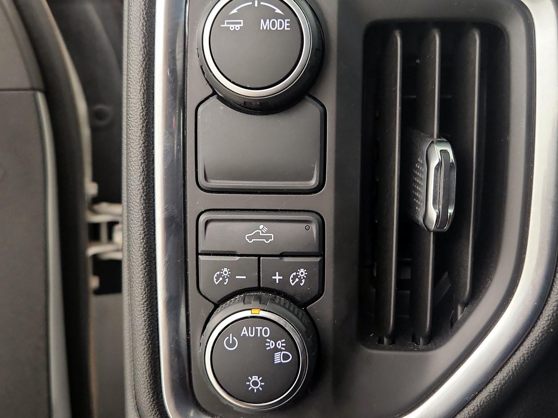 Thumbnail: 2020 Chevrolet Silverado 1500 - 13