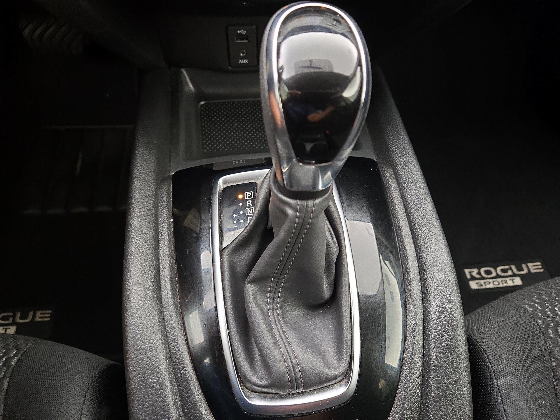 Thumbnail: 2017 Nissan Rogue Sport - 17