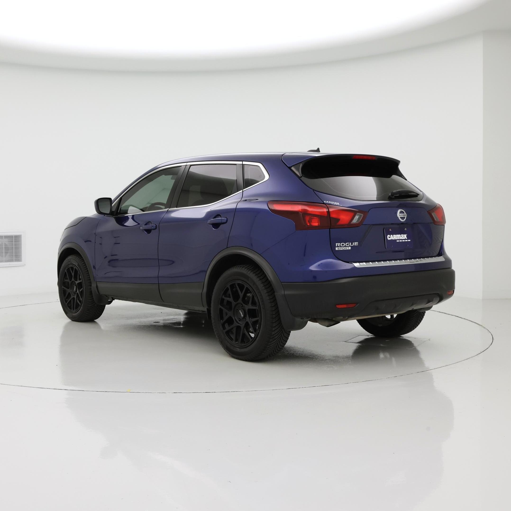 Thumbnail: 2017 Nissan Rogue Sport - 2