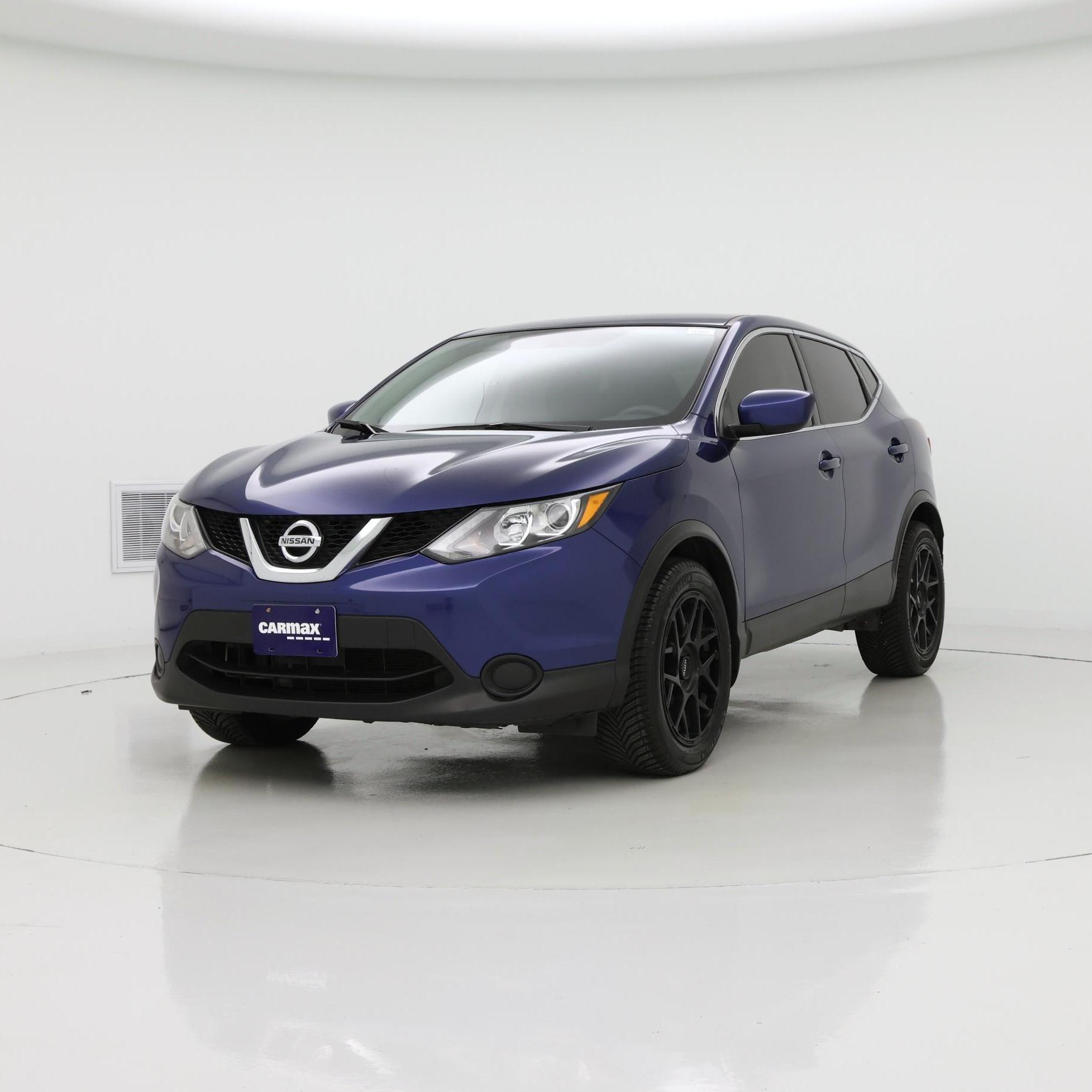 Thumbnail: 2017 Nissan Rogue Sport - 4