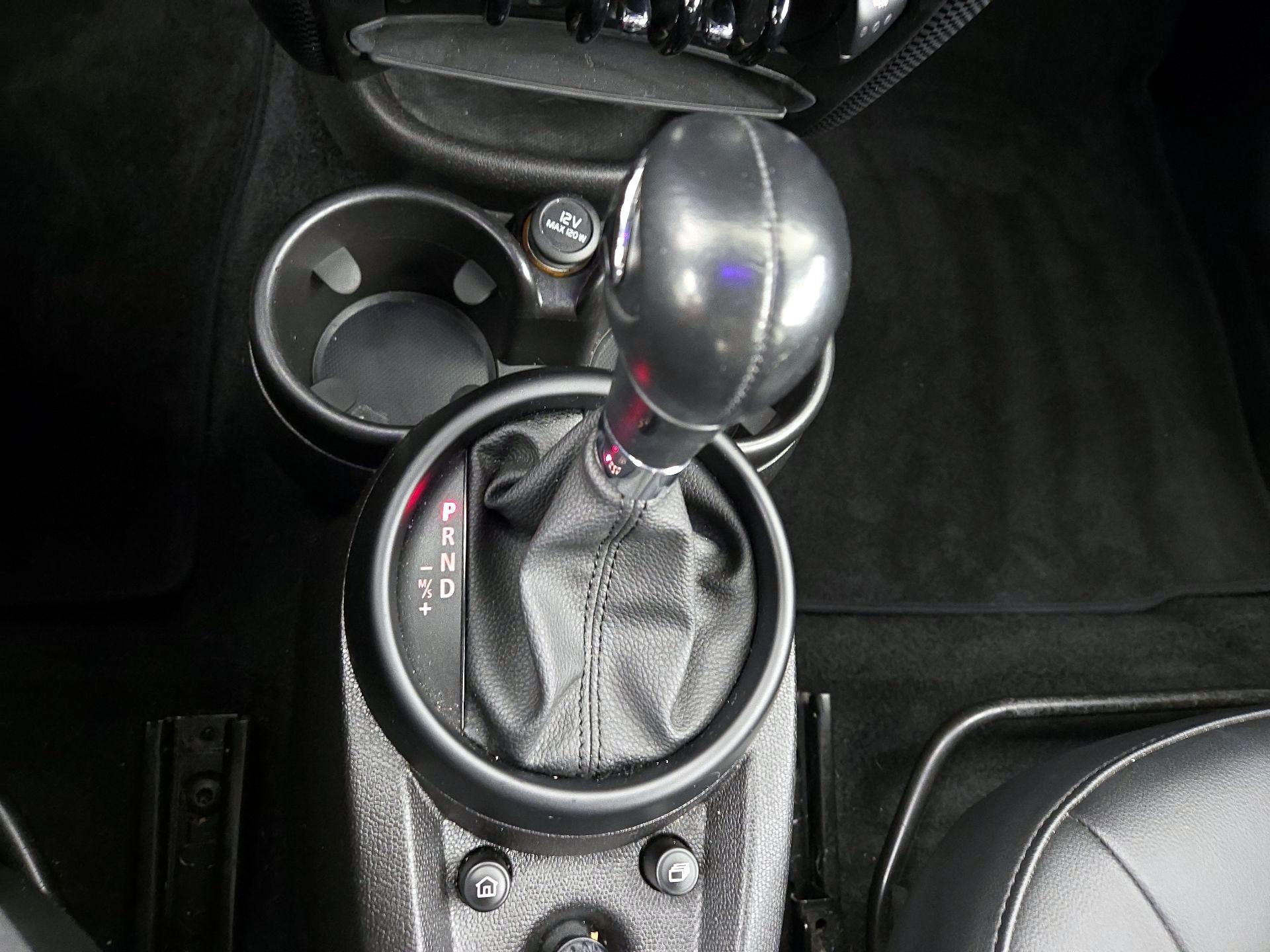 Thumbnail: 2014 MINI Cooper Countryman - 16