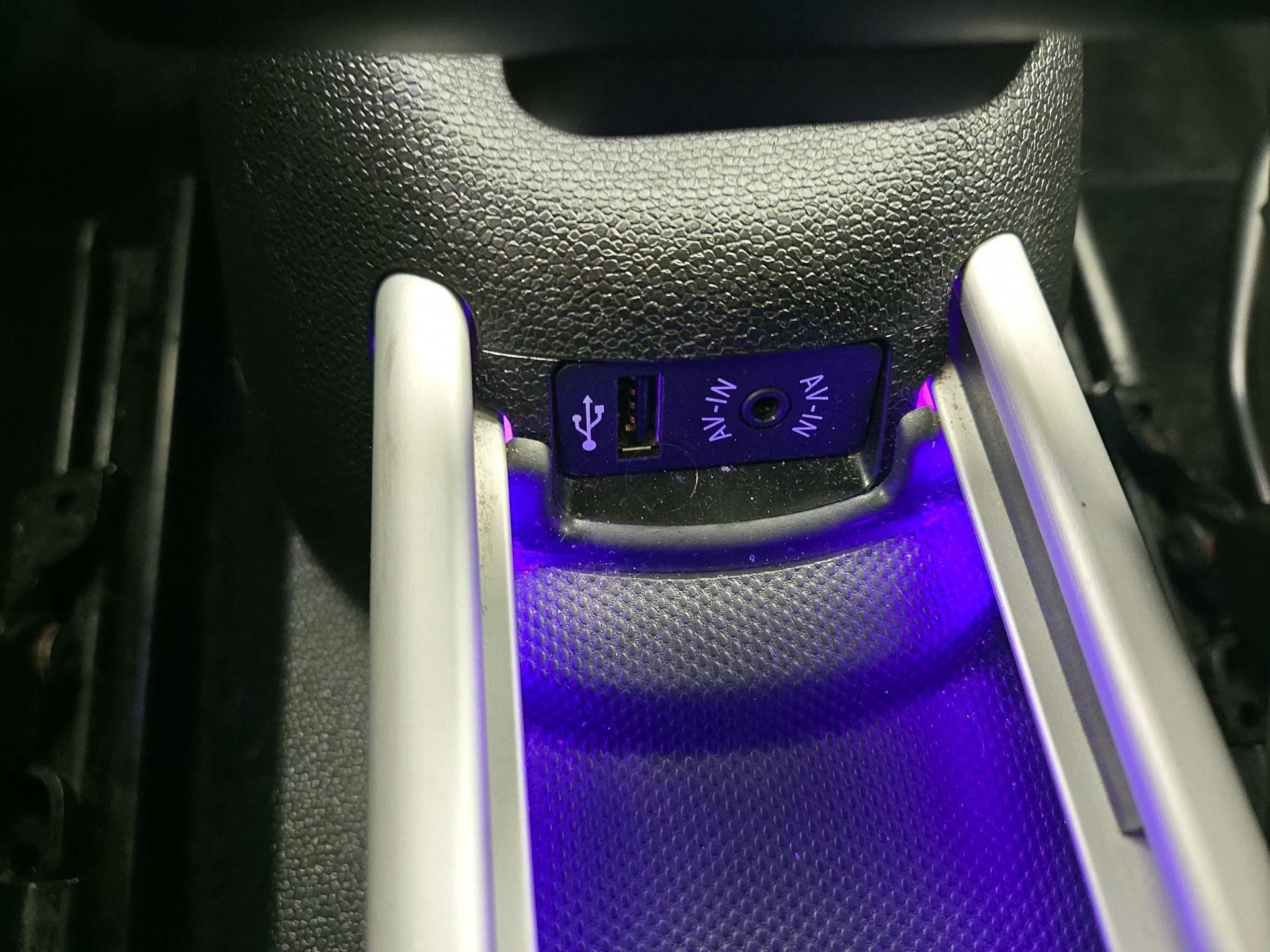Thumbnail: 2014 MINI Cooper Countryman - 17