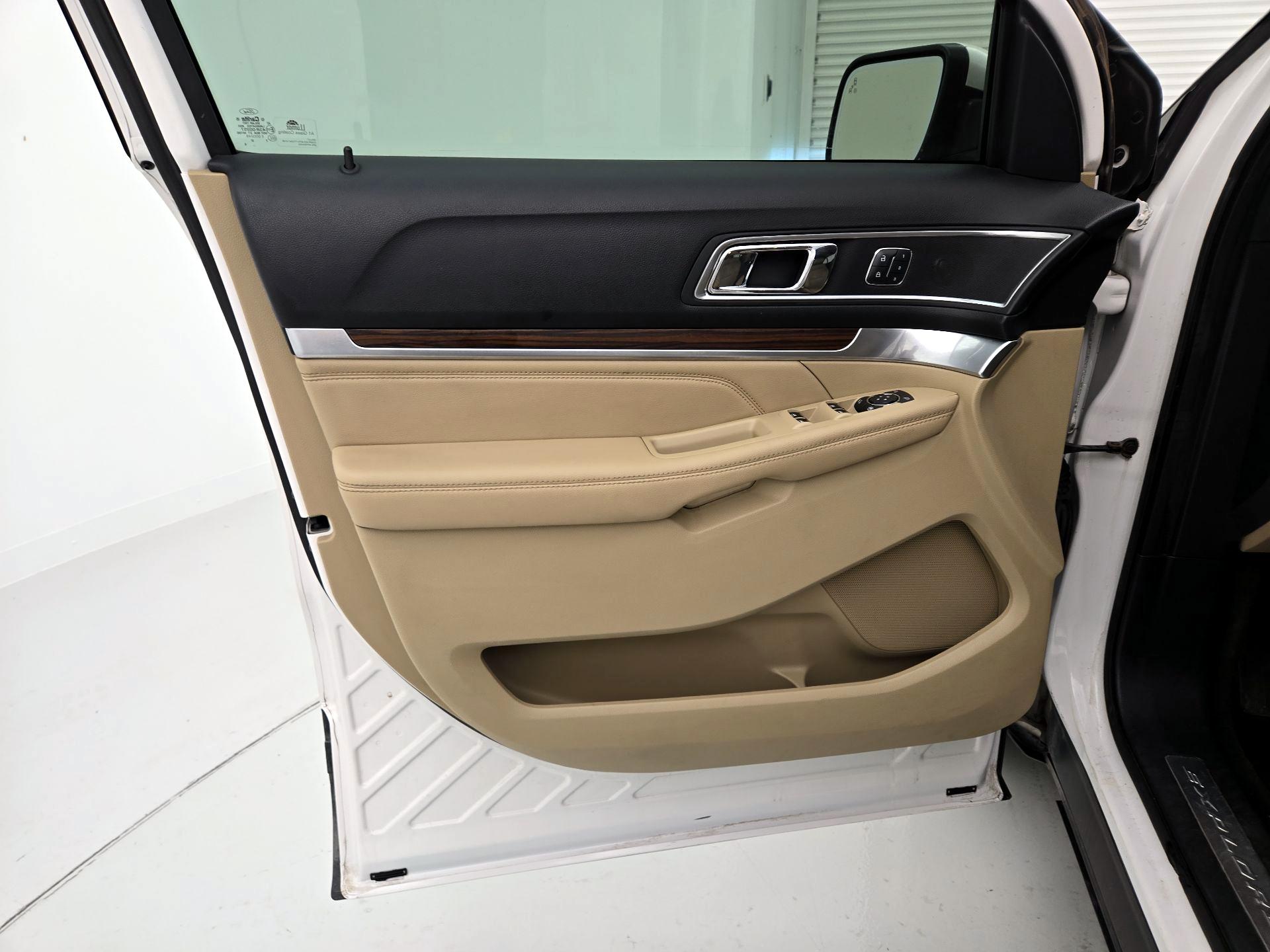 Thumbnail: 2017 Ford Explorer - 12