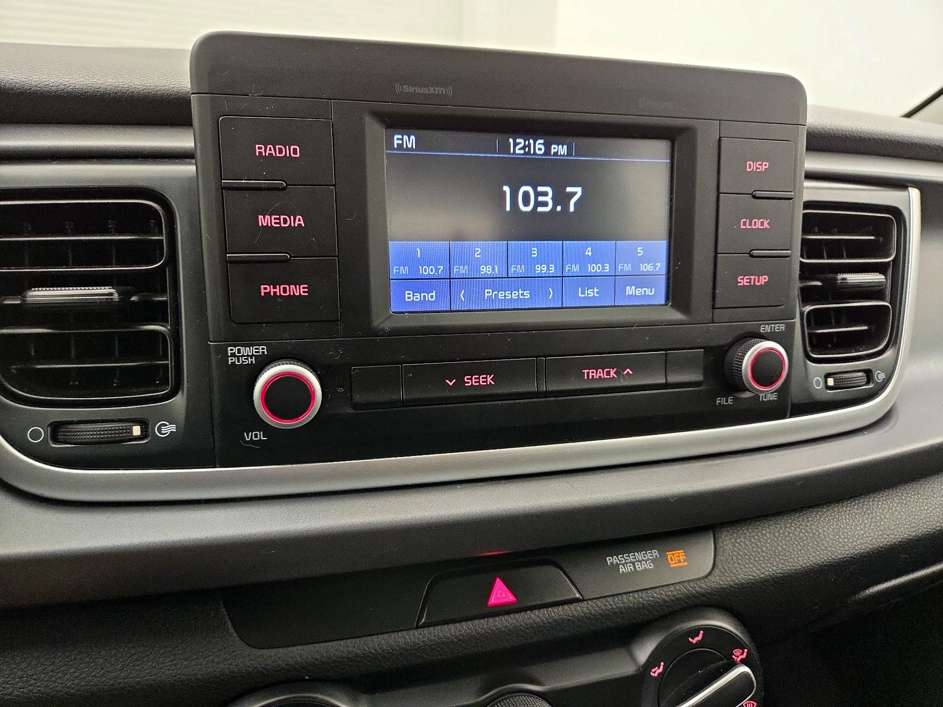 Thumbnail: 2018 Kia Rio - 15