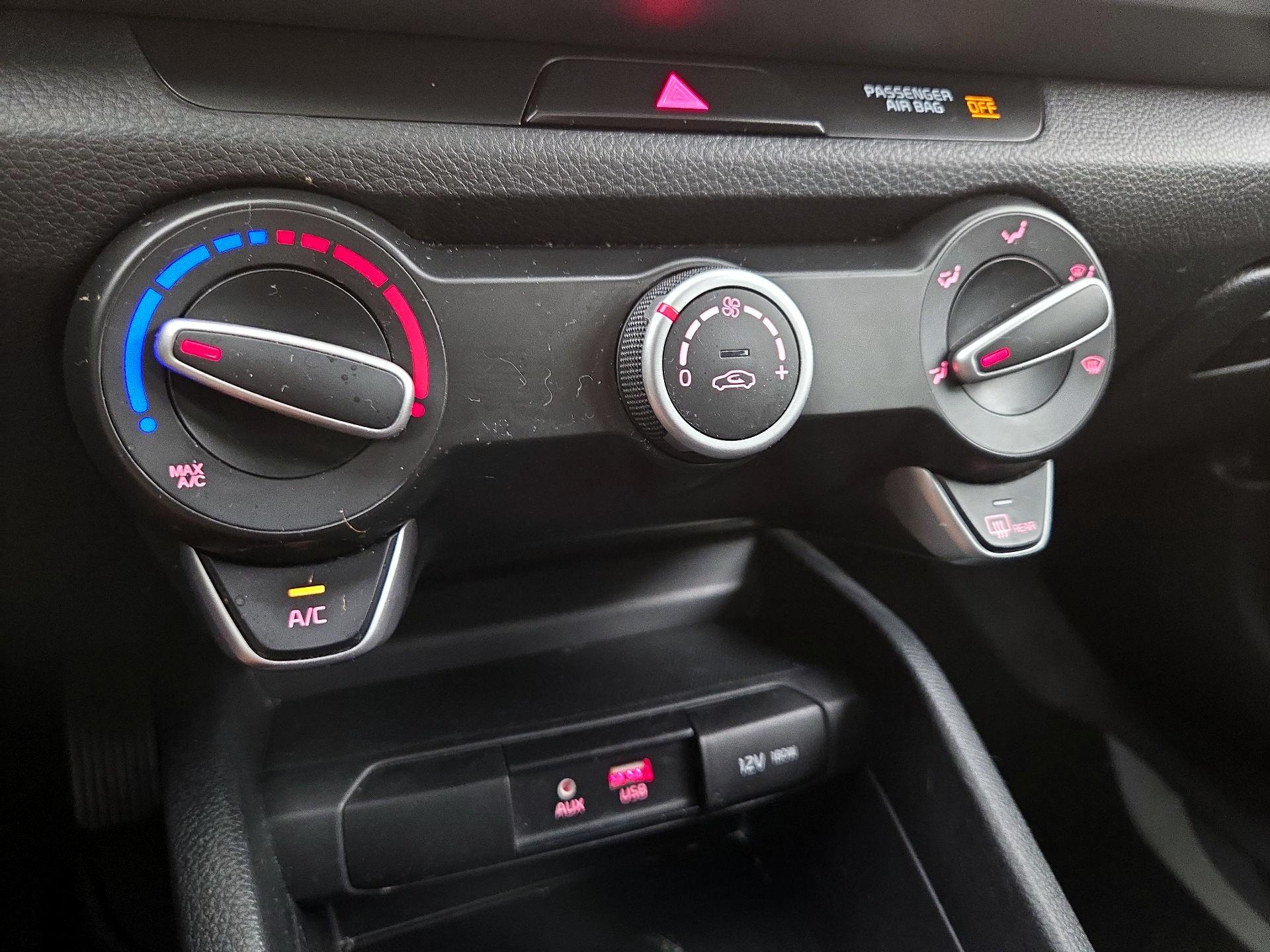 Thumbnail: 2018 Kia Rio - 16