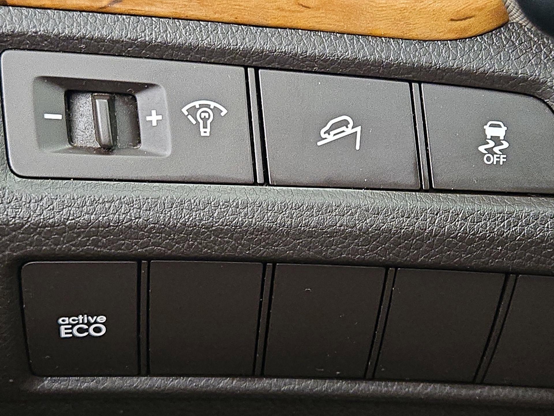 Thumbnail: 2015 Hyundai Santa Fe - 13
