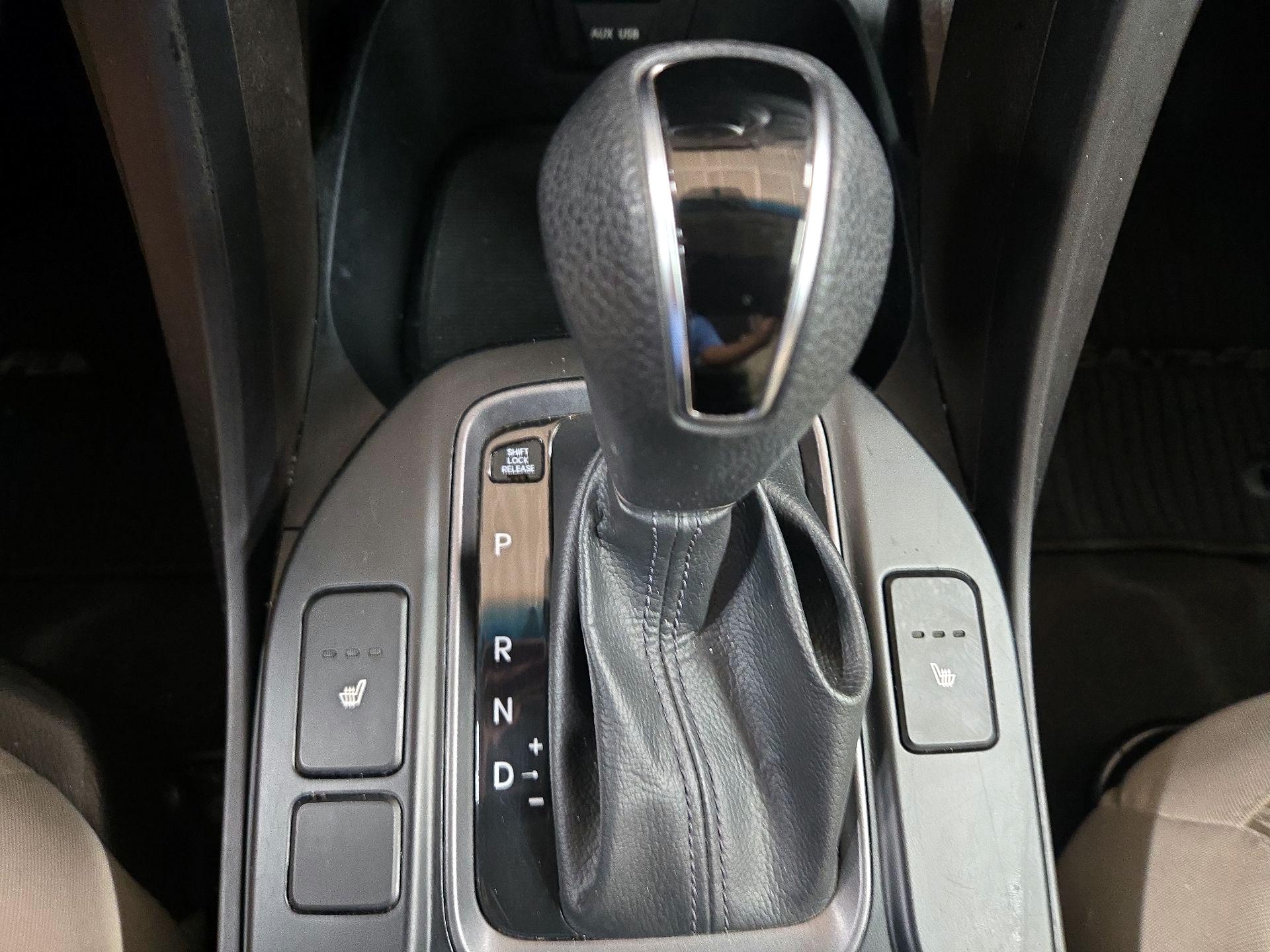 Thumbnail: 2015 Hyundai Santa Fe - 17