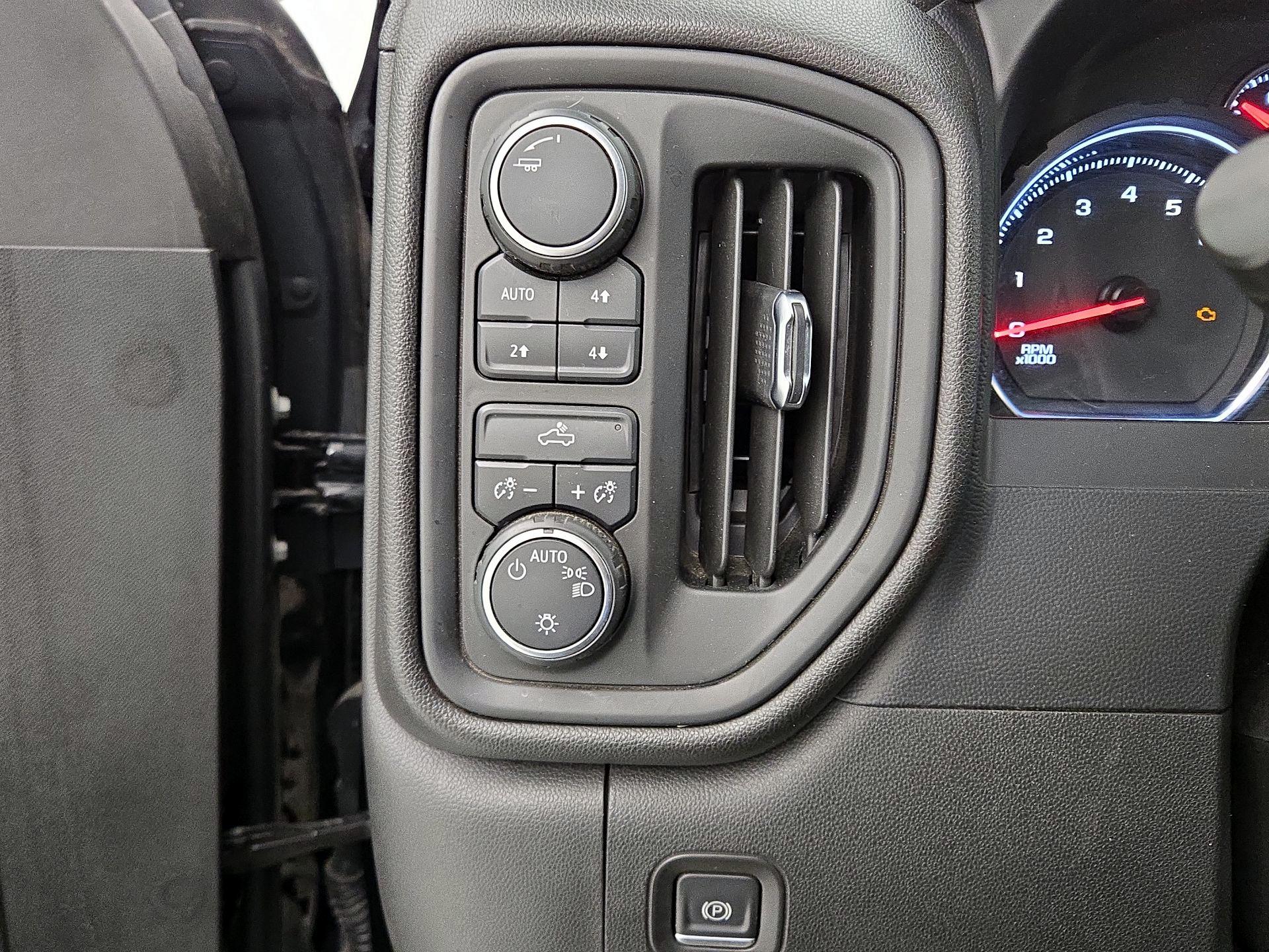 Thumbnail: 2021 Chevrolet Silverado 1500 - 13