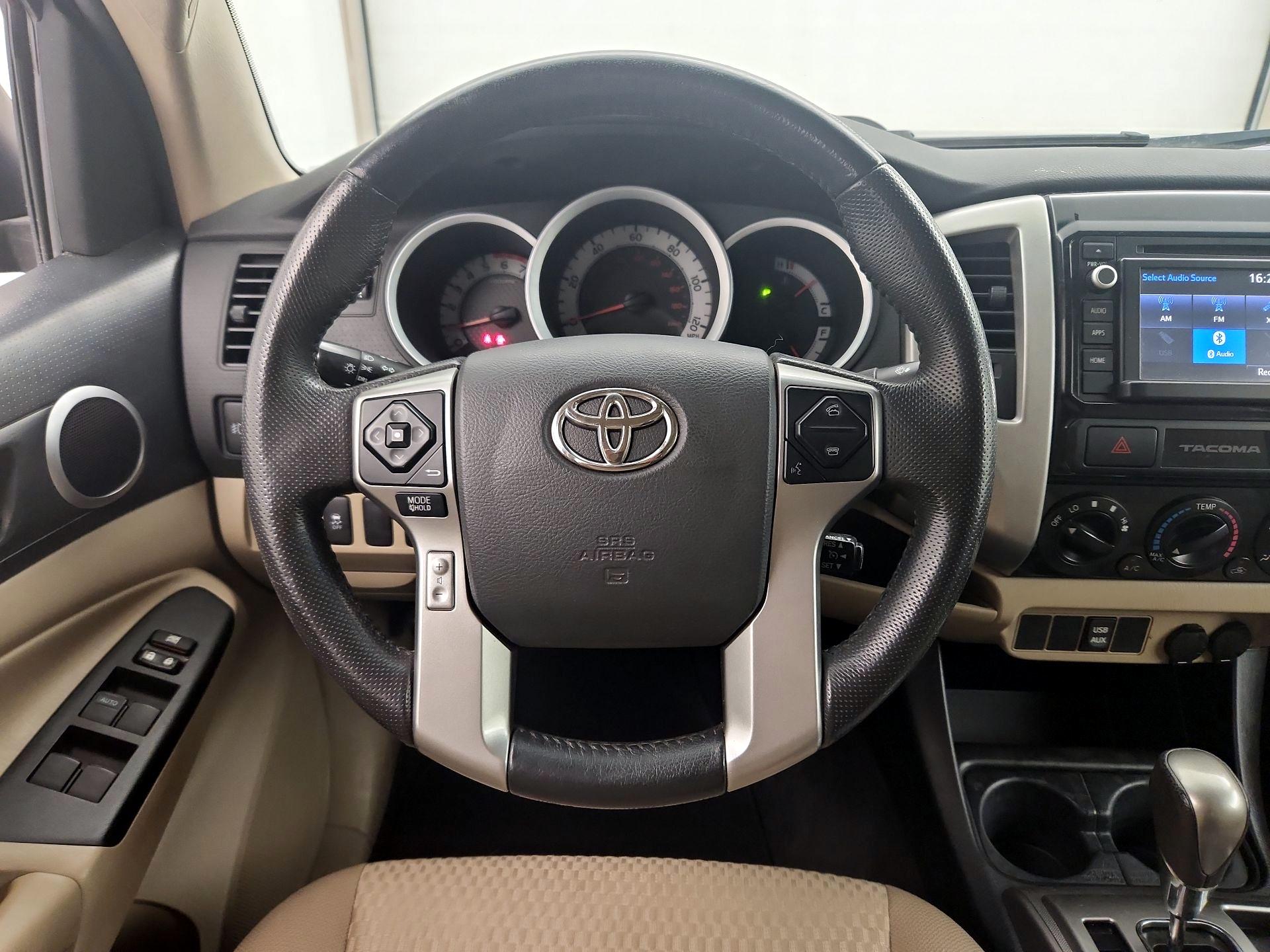 Thumbnail: 2015 Toyota Tacoma - 10