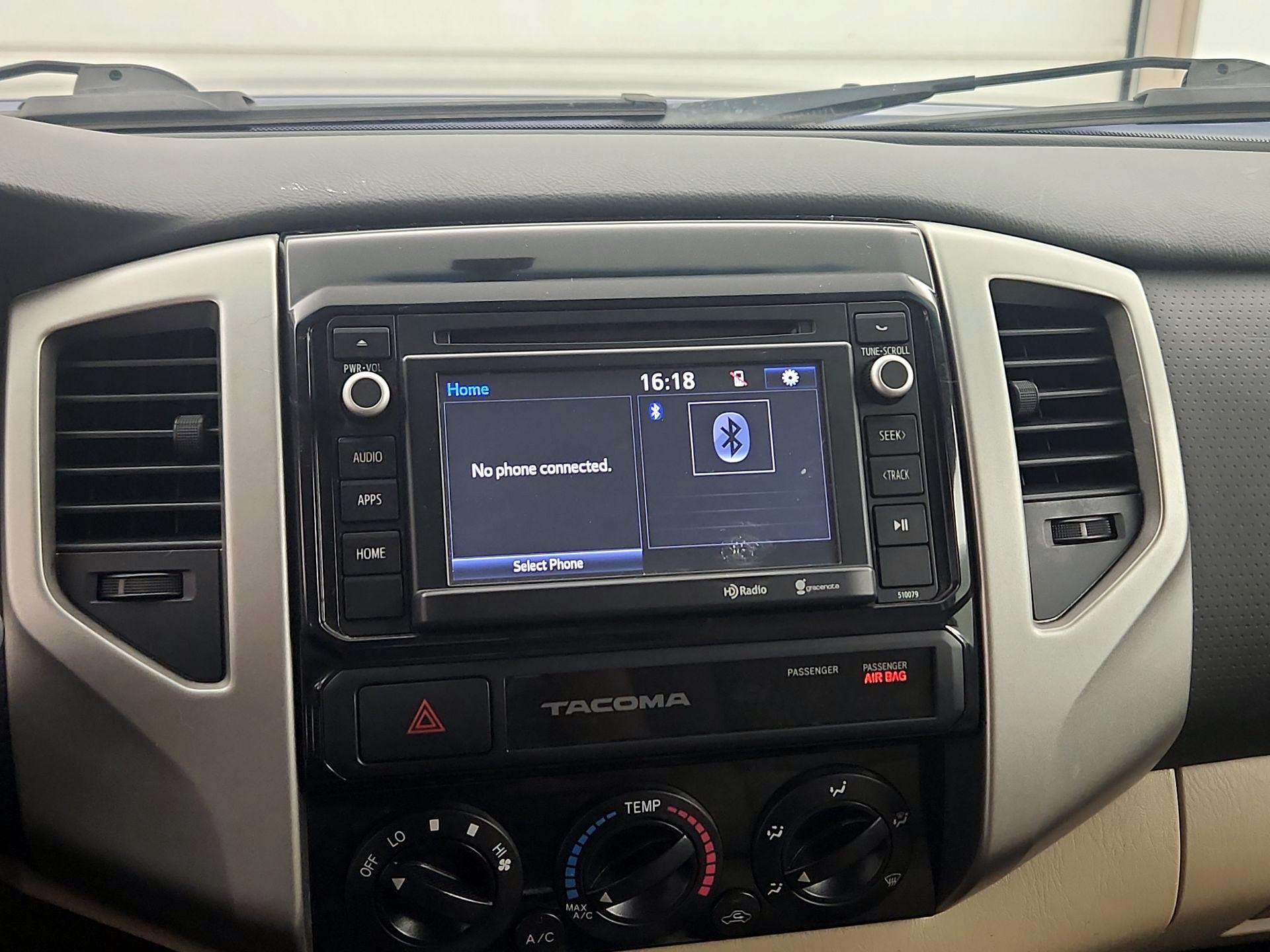 Thumbnail: 2015 Toyota Tacoma - 15