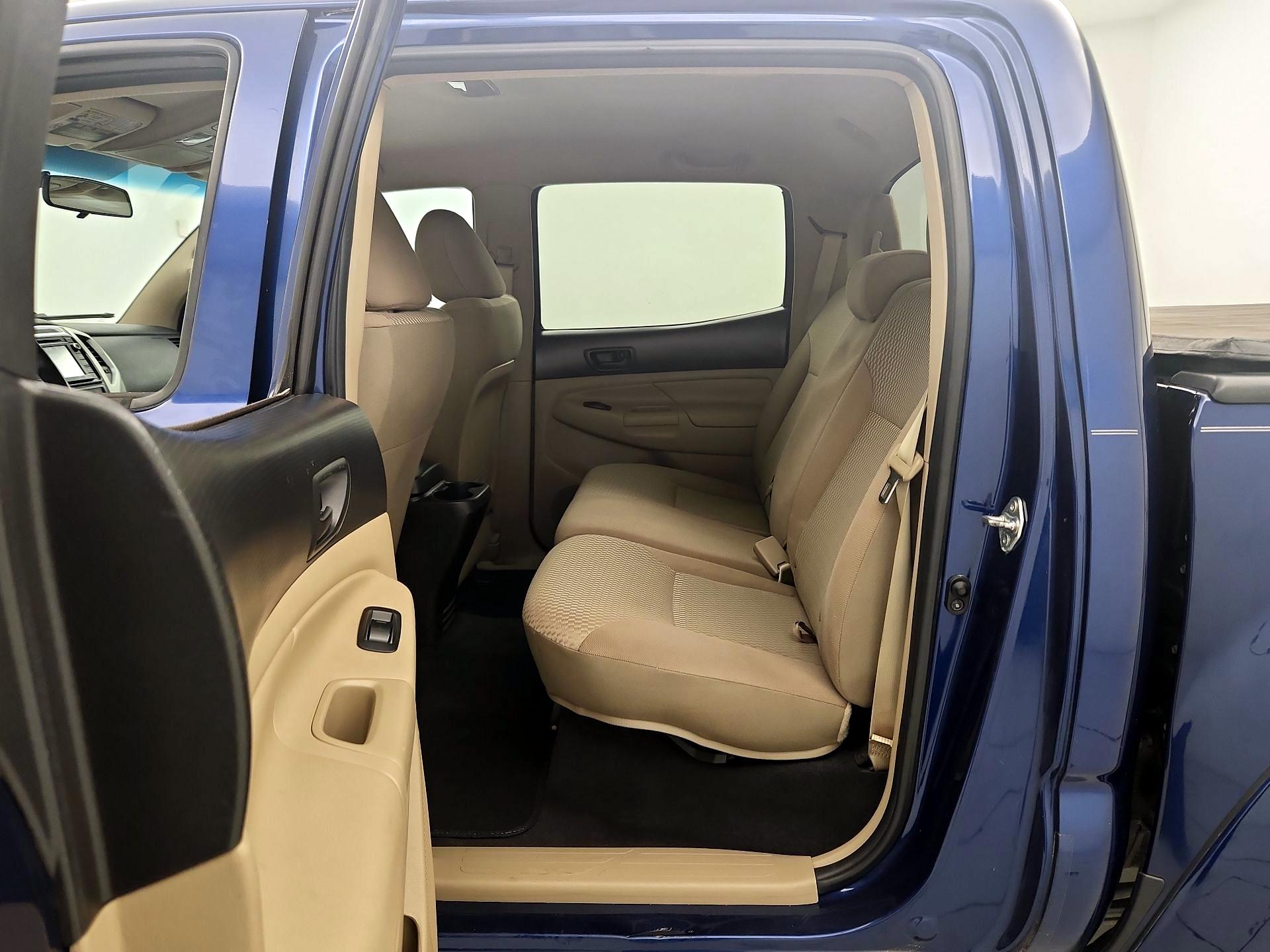 Thumbnail: 2015 Toyota Tacoma - 19
