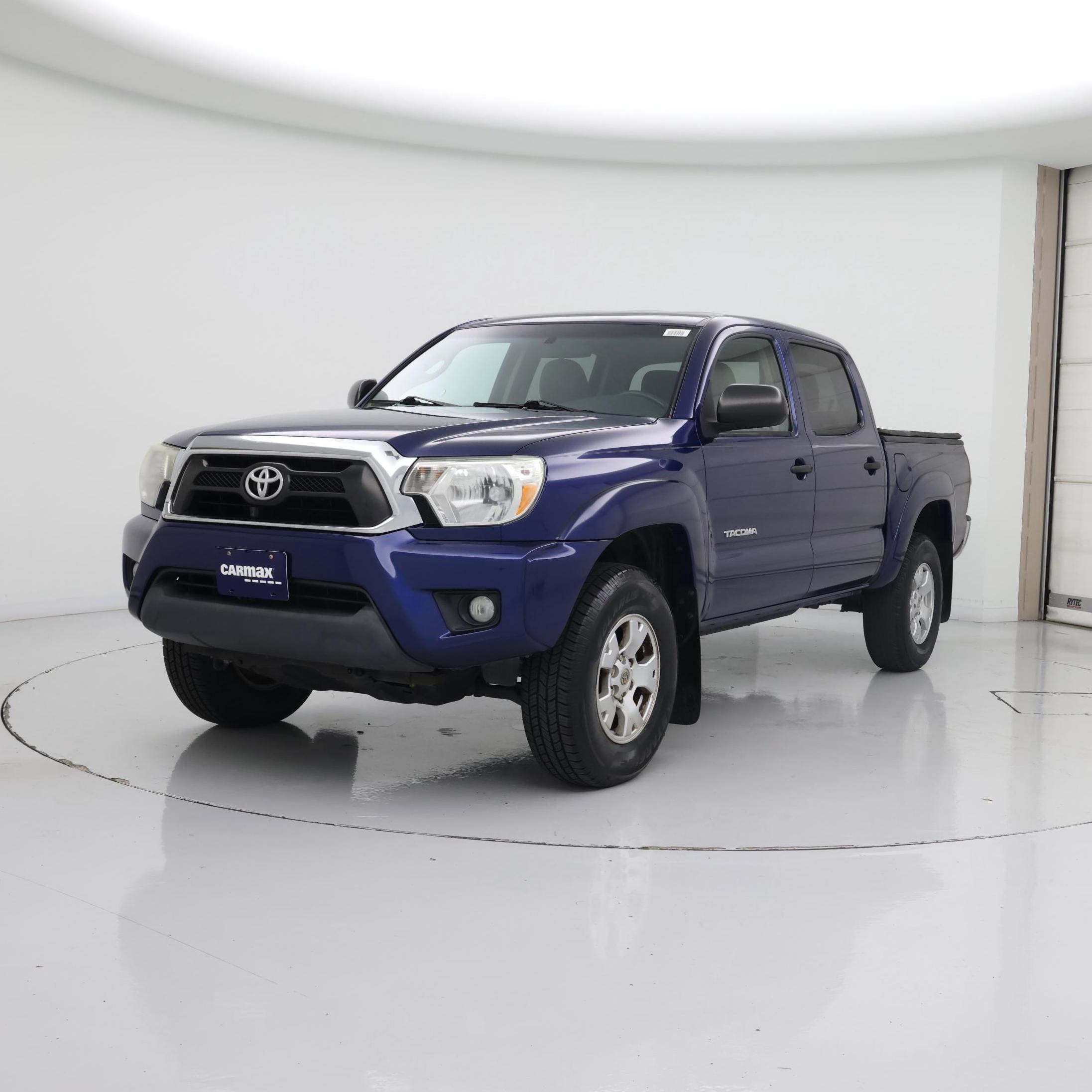 Thumbnail: 2015 Toyota Tacoma - 4