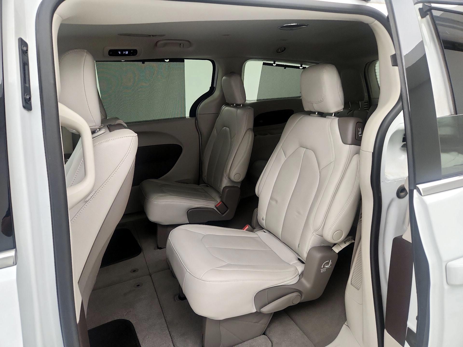 Thumbnail: 2021 Chrysler Pacifica - 16