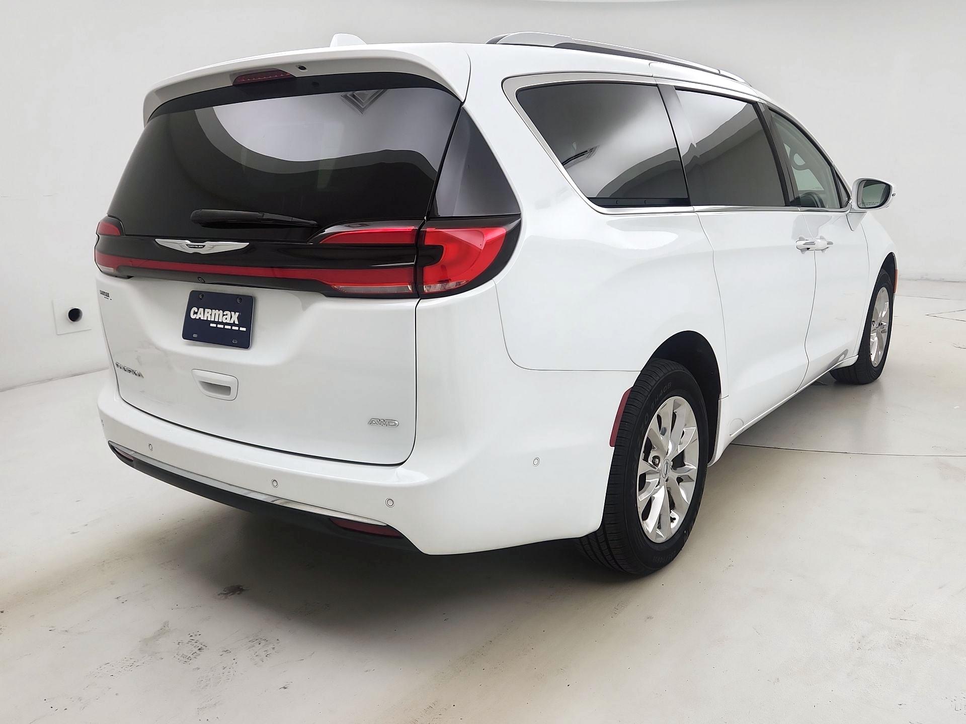 Thumbnail: 2021 Chrysler Pacifica - 5