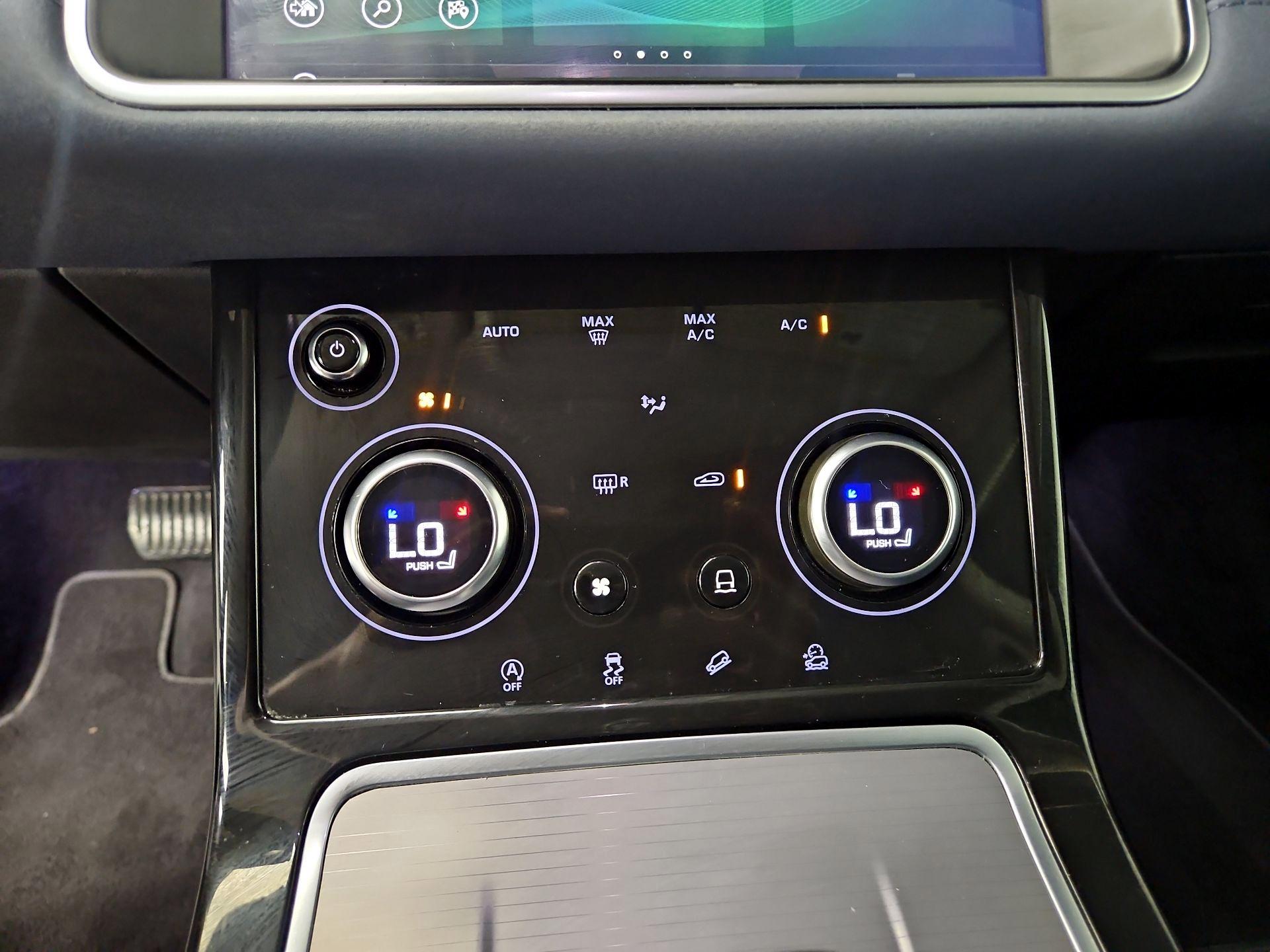 Thumbnail: 2020 Land Rover Range Rover Evoque - 17