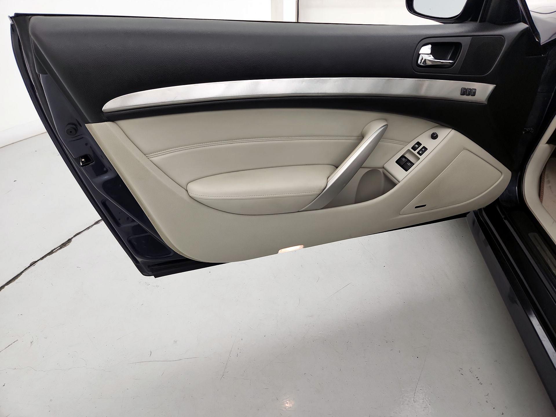 Thumbnail: 2015 INFINITI Q60 - 12