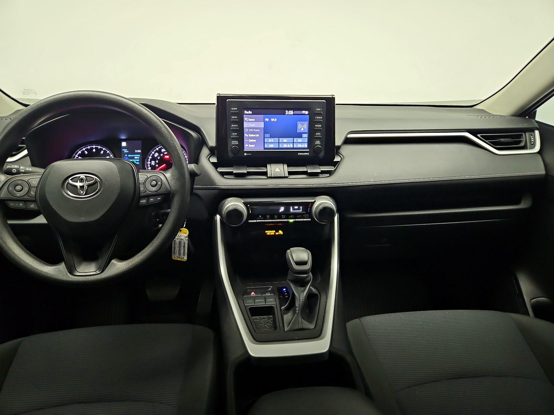 Thumbnail: 2022 Toyota RAV4 - 9