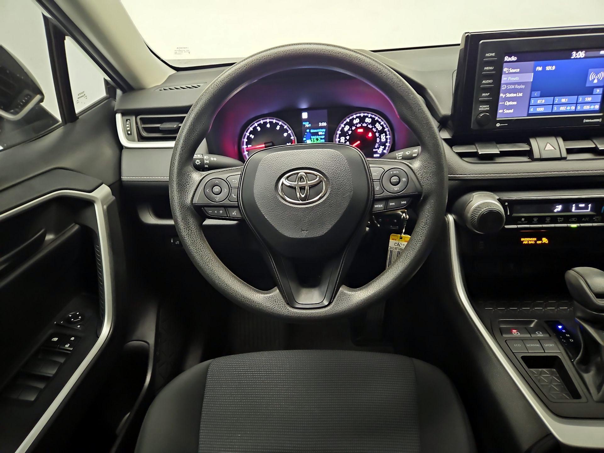 Thumbnail: 2022 Toyota RAV4 - 10