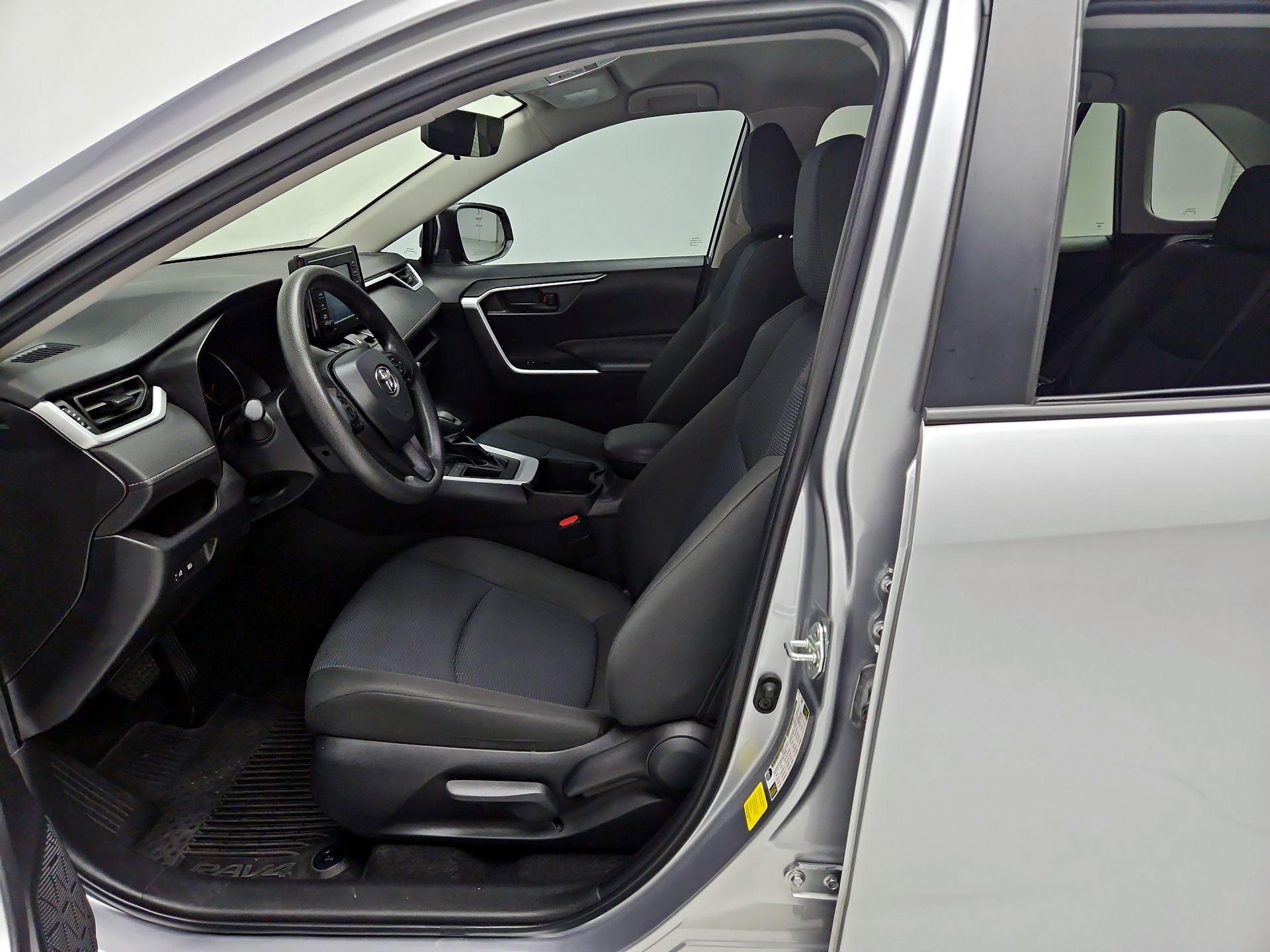 Thumbnail: 2022 Toyota RAV4 - 11