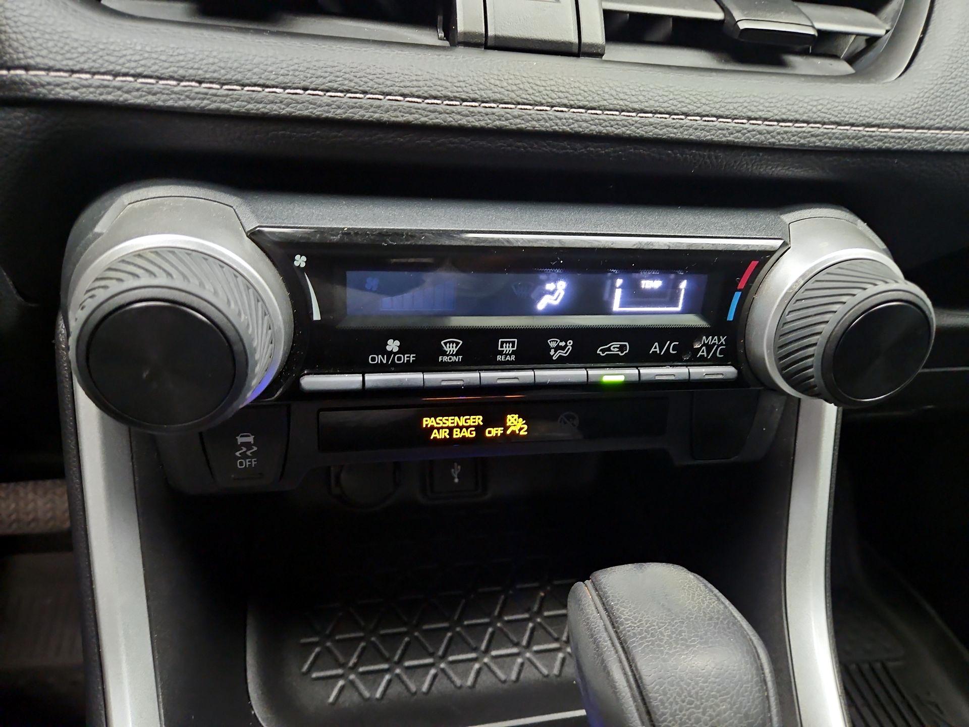 Thumbnail: 2022 Toyota RAV4 - 16