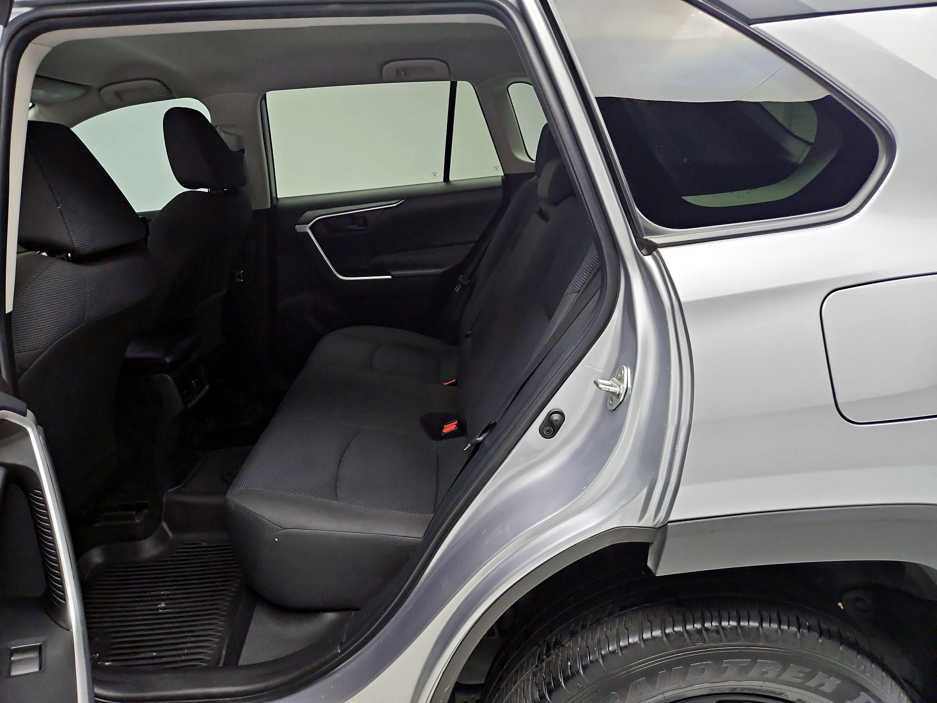 Thumbnail: 2022 Toyota RAV4 - 19