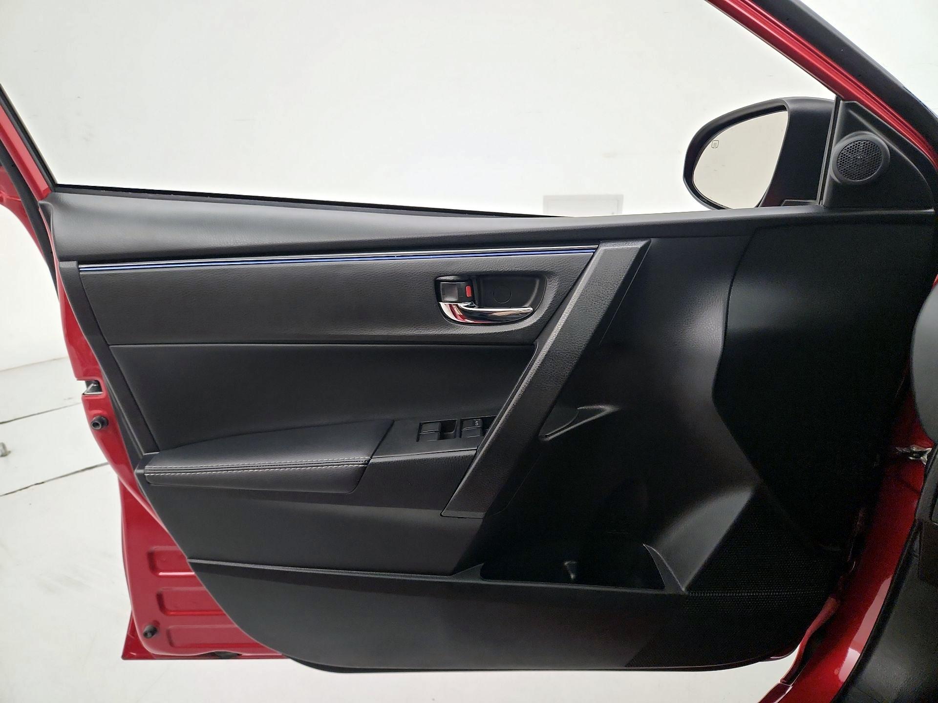 Thumbnail: 2018 Toyota Corolla - 12