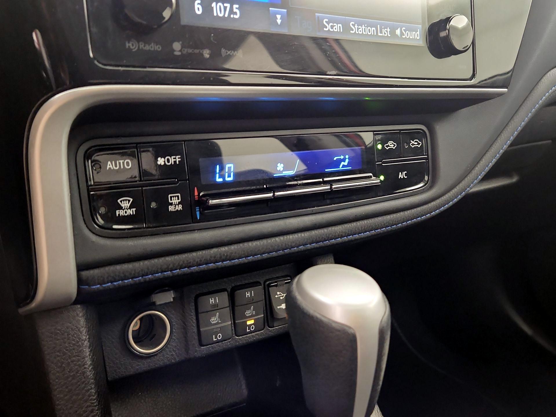 Thumbnail: 2018 Toyota Corolla - 16