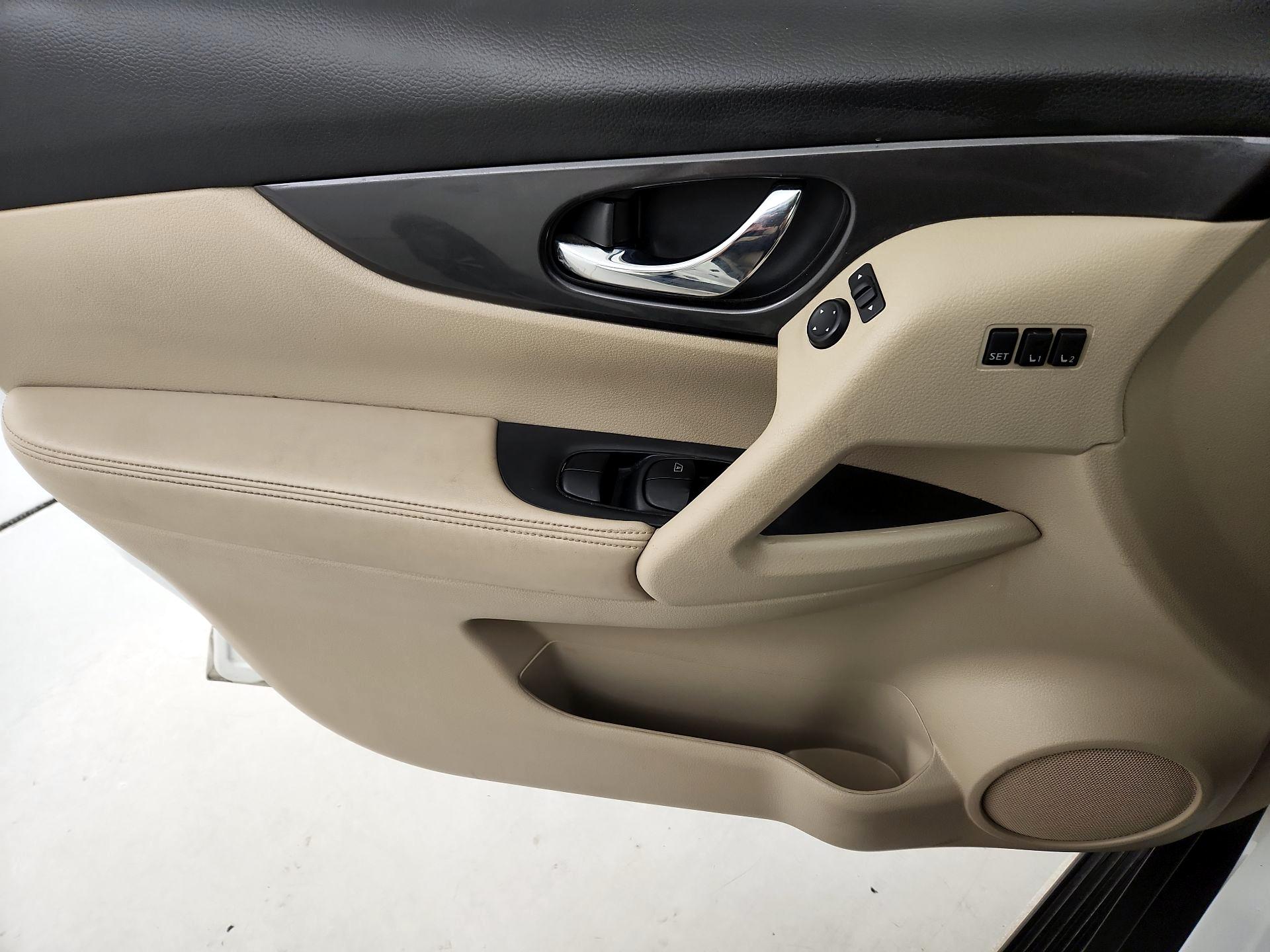 Thumbnail: 2020 Nissan Rogue - 12