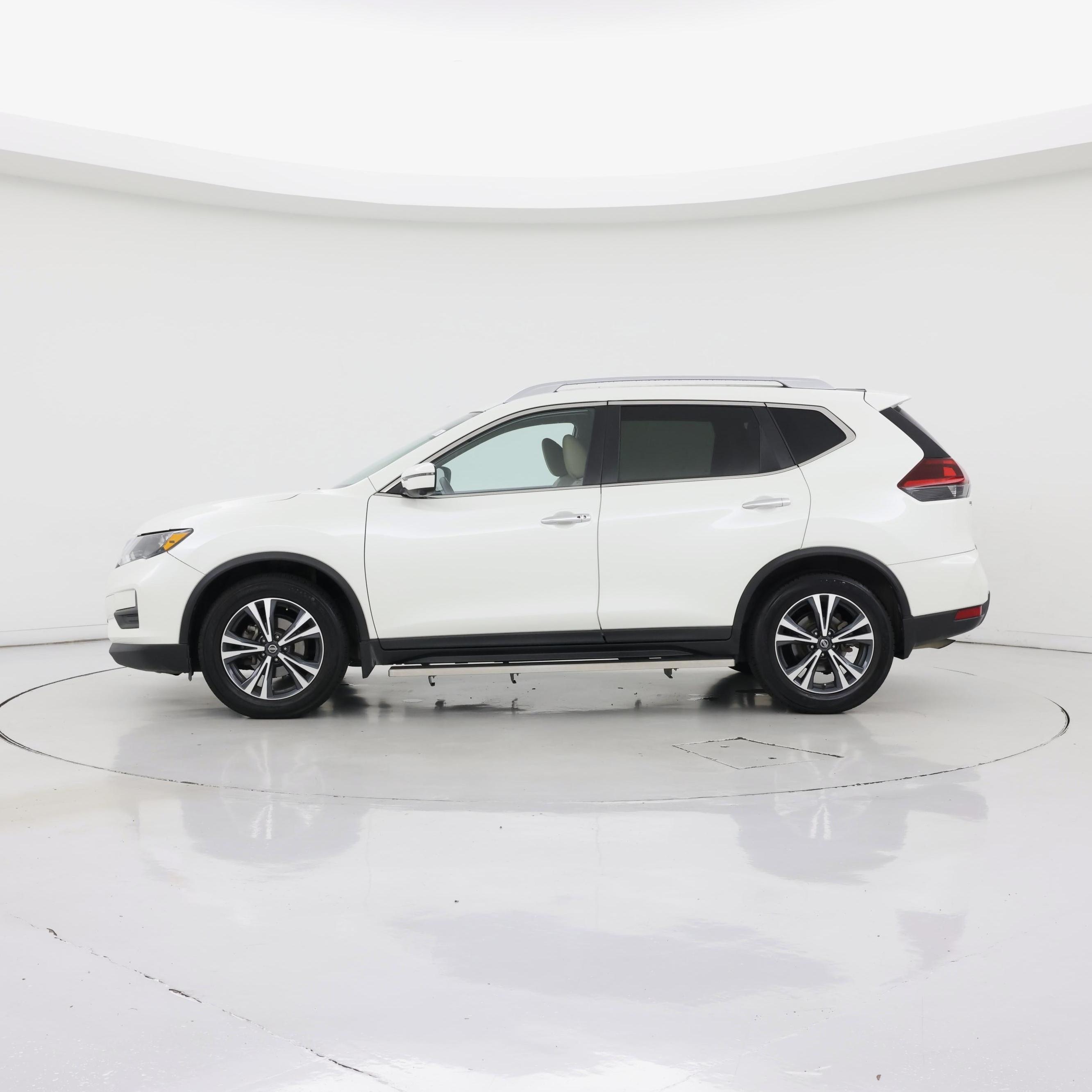 Thumbnail: 2020 Nissan Rogue - 3