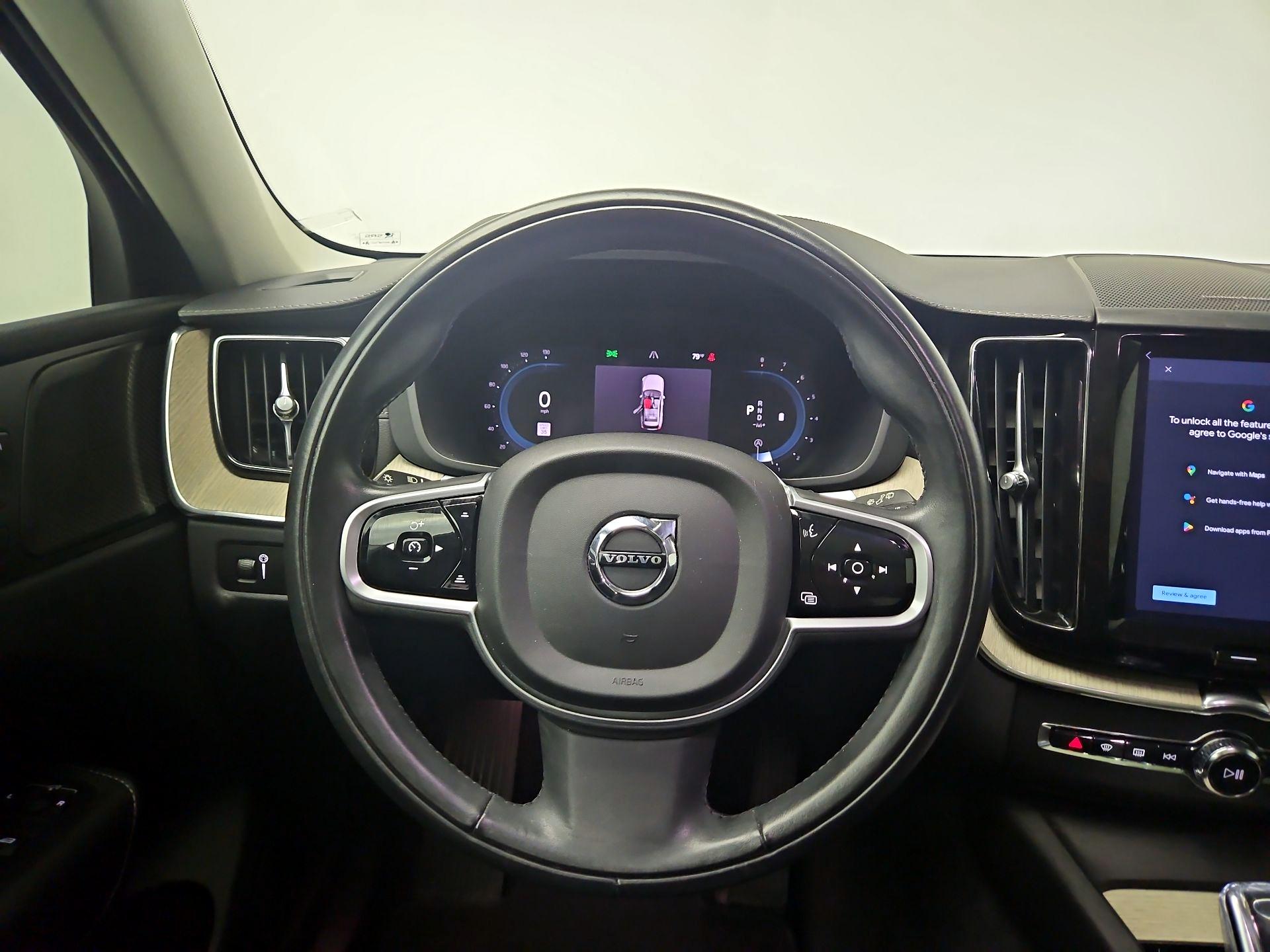 Thumbnail: 2022 Volvo XC60 - 10