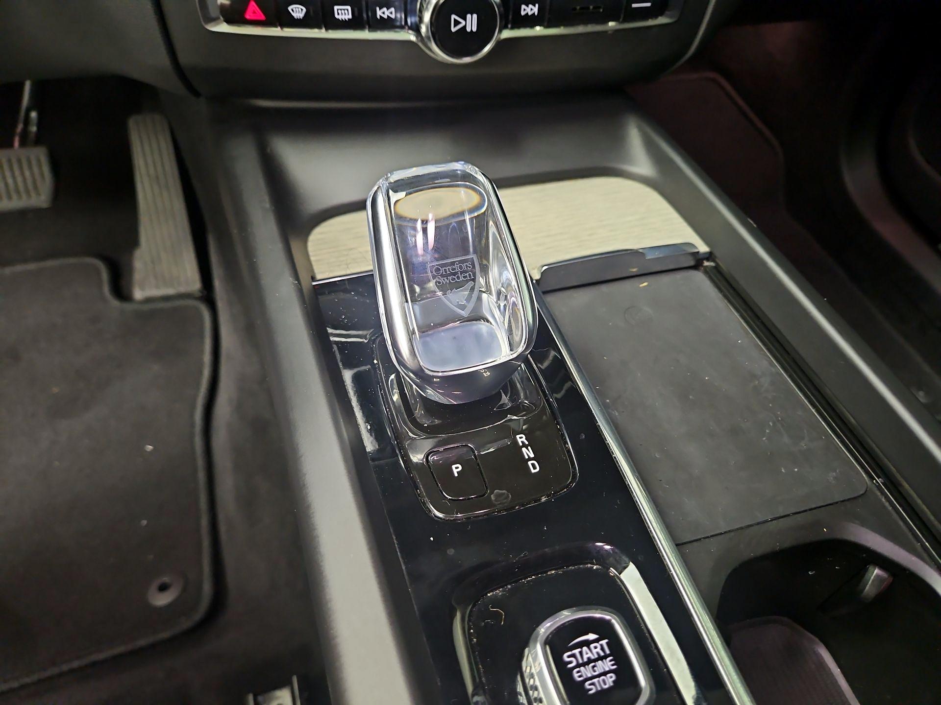 Thumbnail: 2022 Volvo XC60 - 17