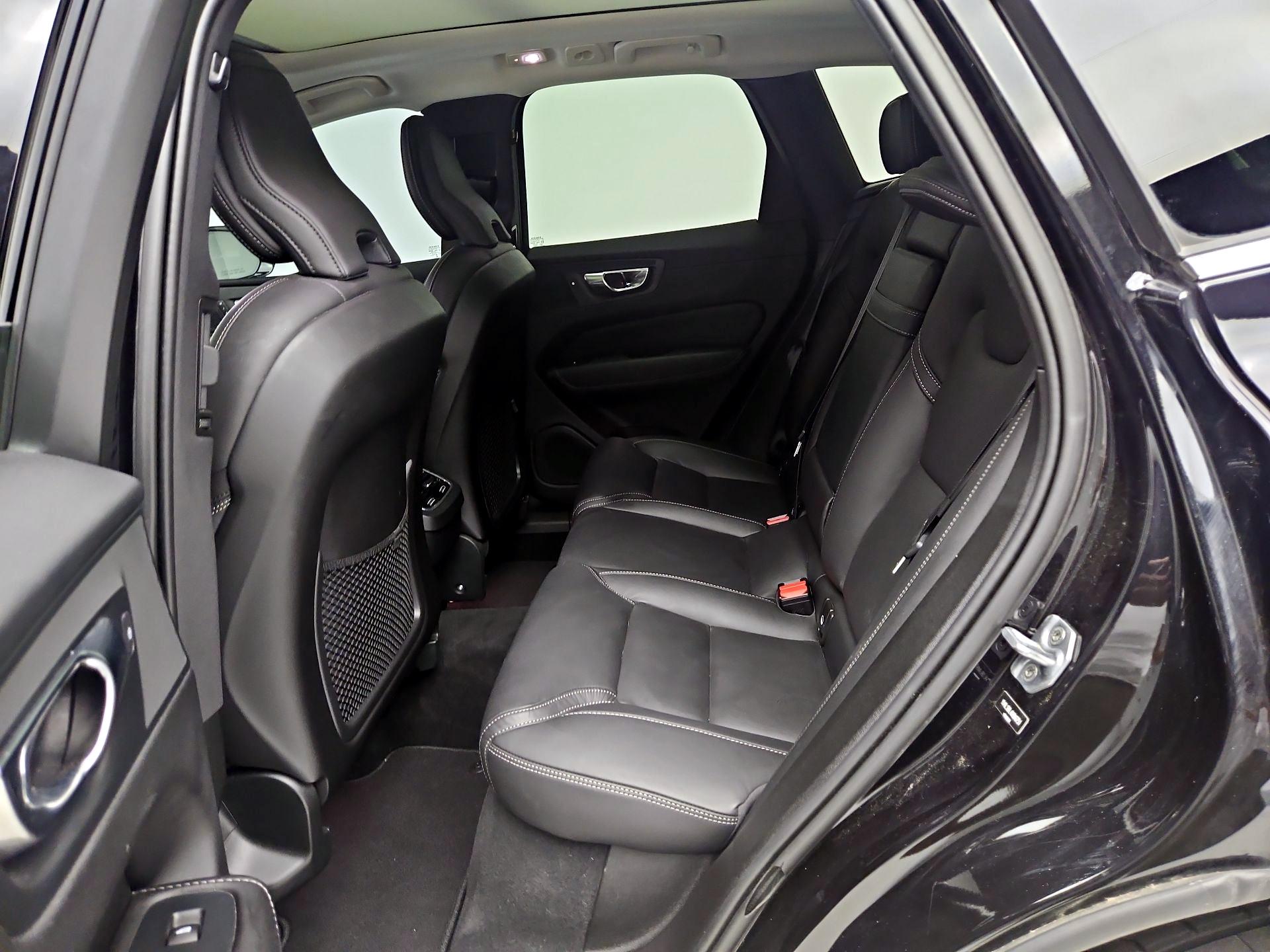 Thumbnail: 2022 Volvo XC60 - 19