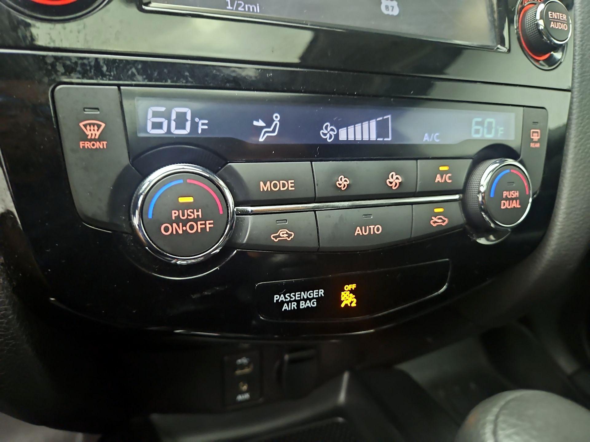 Thumbnail: 2016 Nissan Rogue - 15
