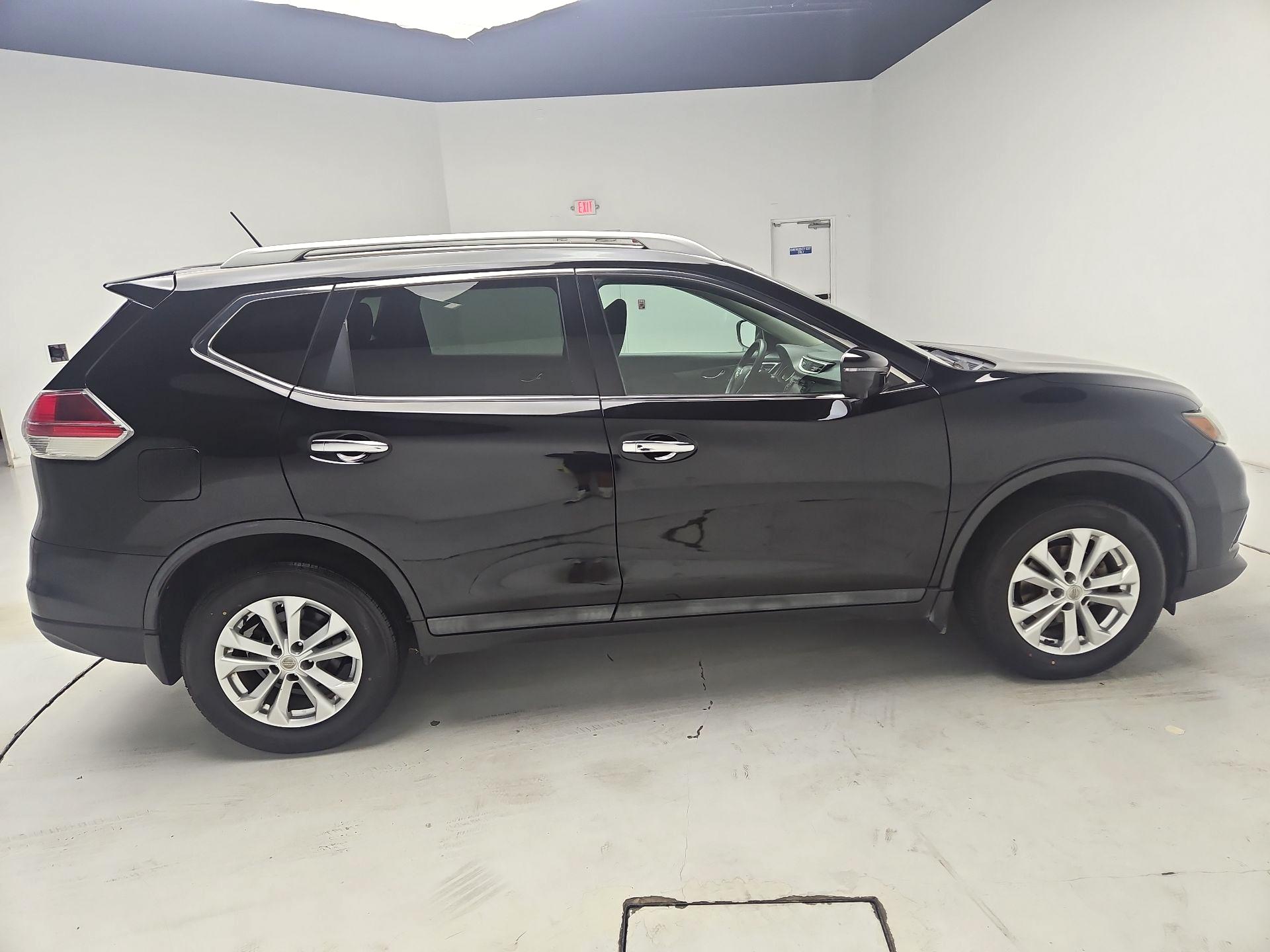 Thumbnail: 2016 Nissan Rogue - 4