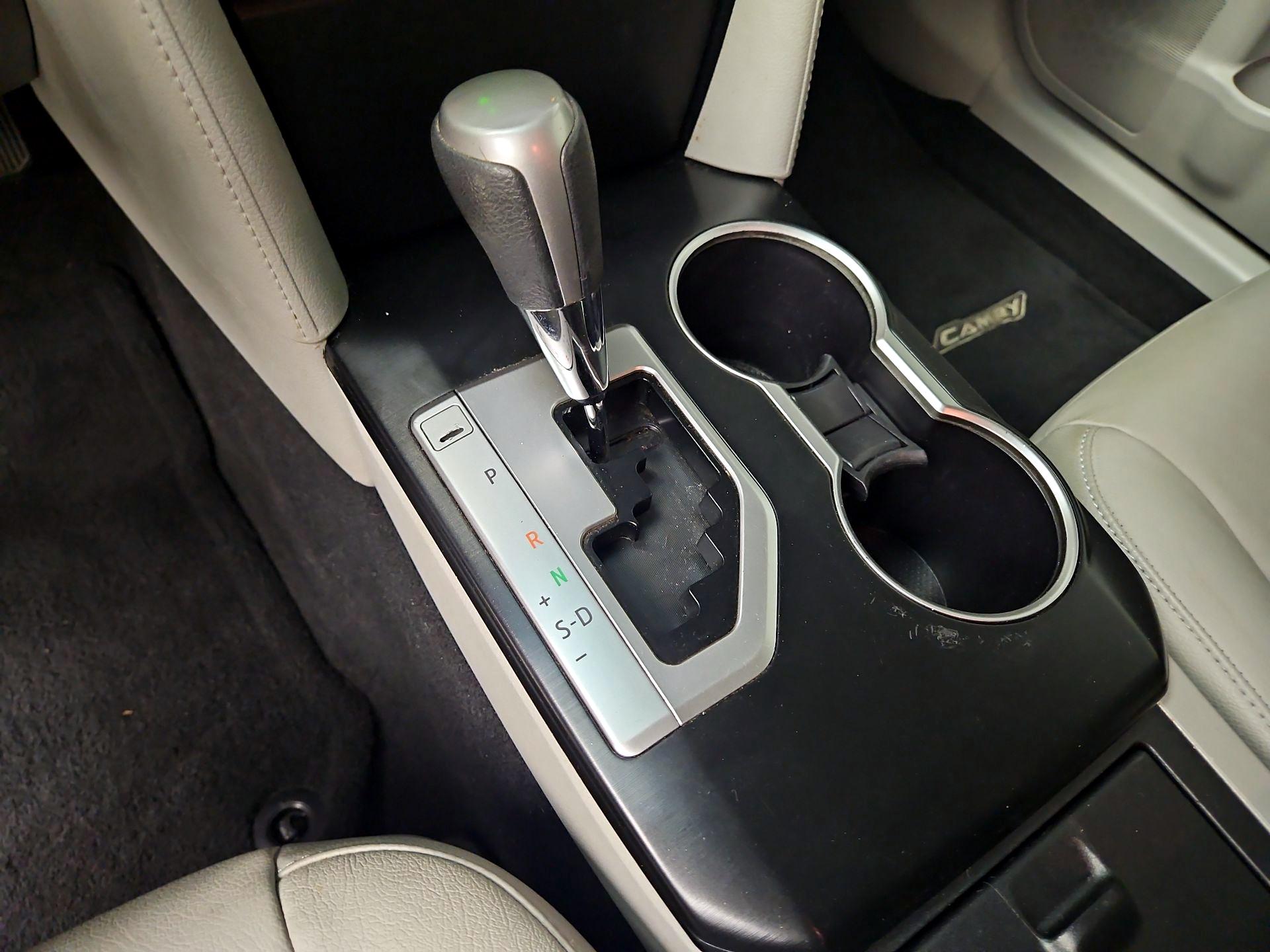 Thumbnail: 2014 Toyota Camry - 17