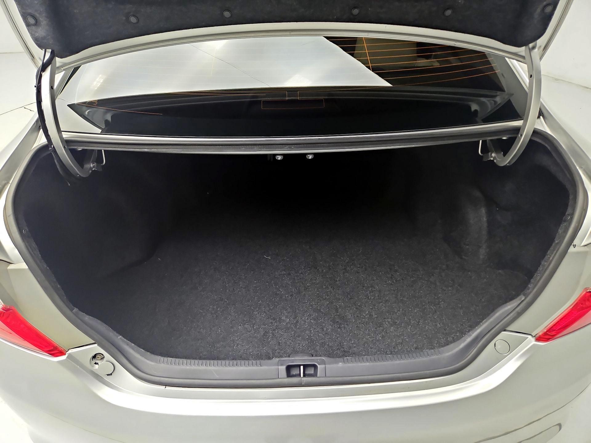 Thumbnail: 2014 Toyota Camry - 20
