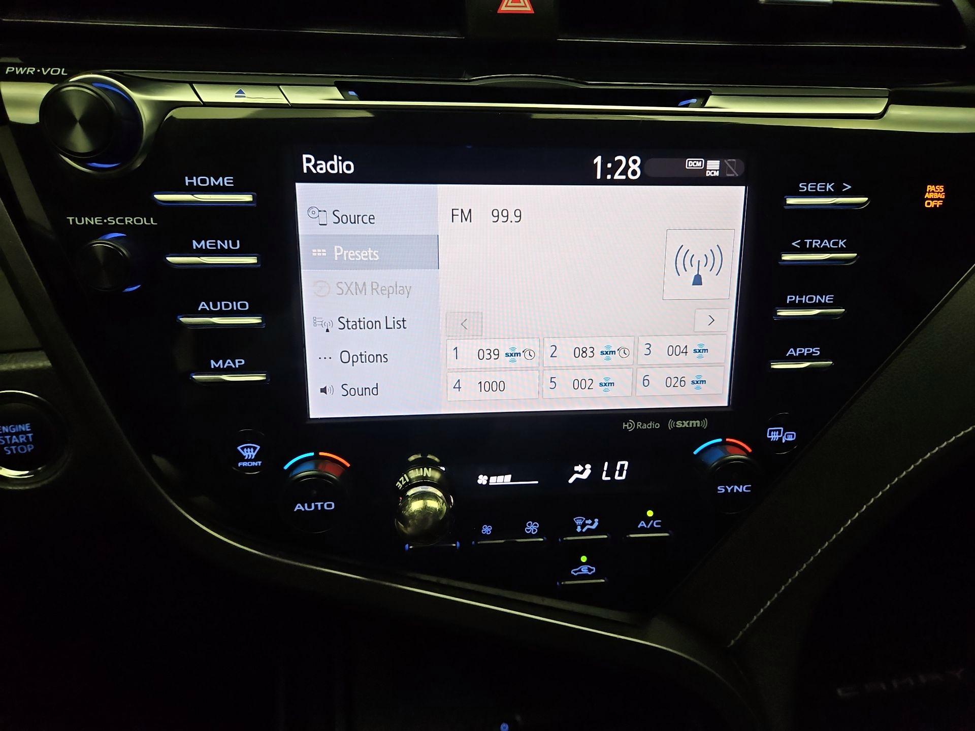 Thumbnail: 2020 Toyota Camry - 15